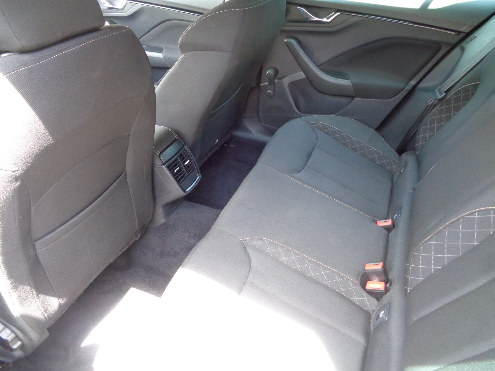 SKODA Kamiq 1.0 TSI Ambition DSG-image-8