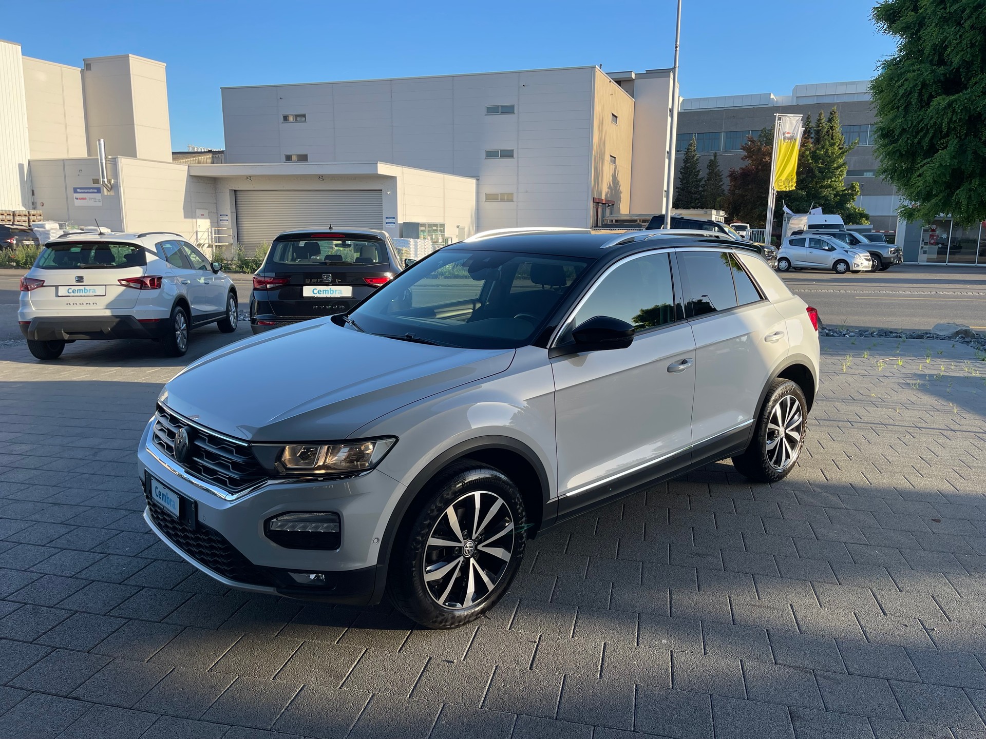 VW T-Roc 1.0 TSI Advance-image-1