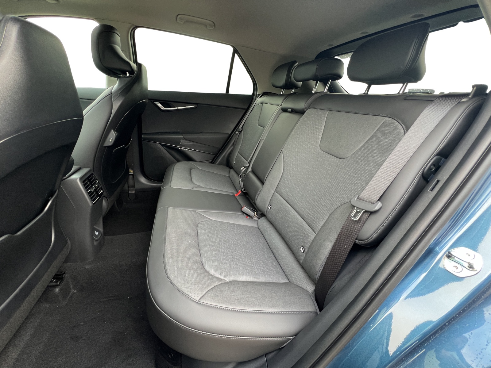 KIA Niro 1.6 GDi Hybrid Style-image-9