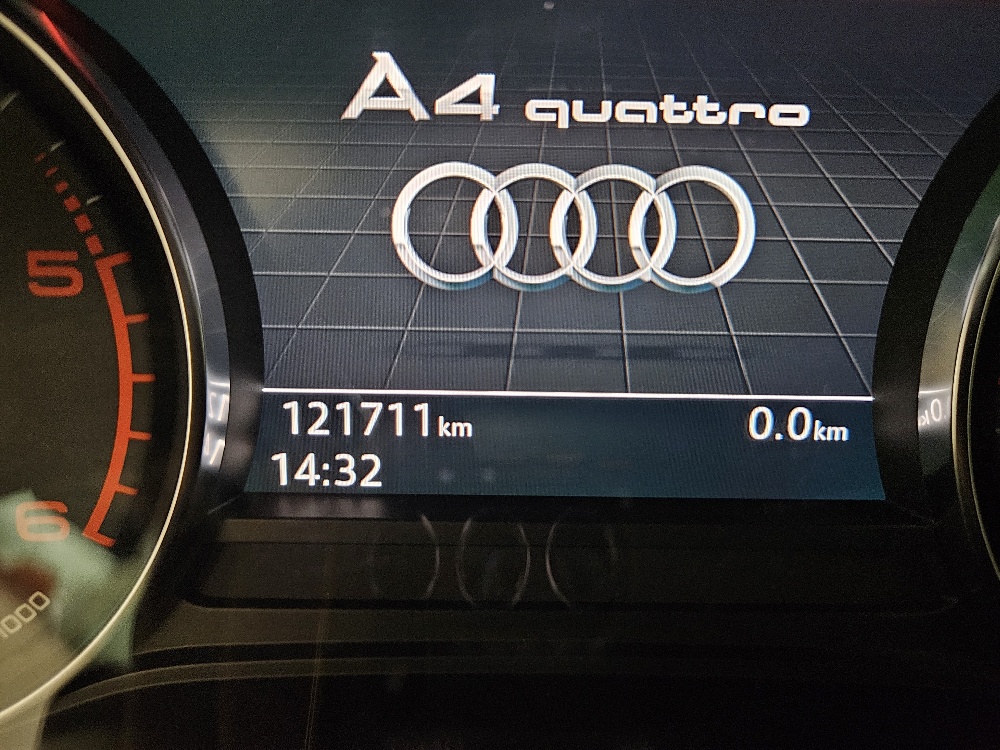 AUDI A4 Avant 2.0 TDI Sport quattro S-tronic-image-9