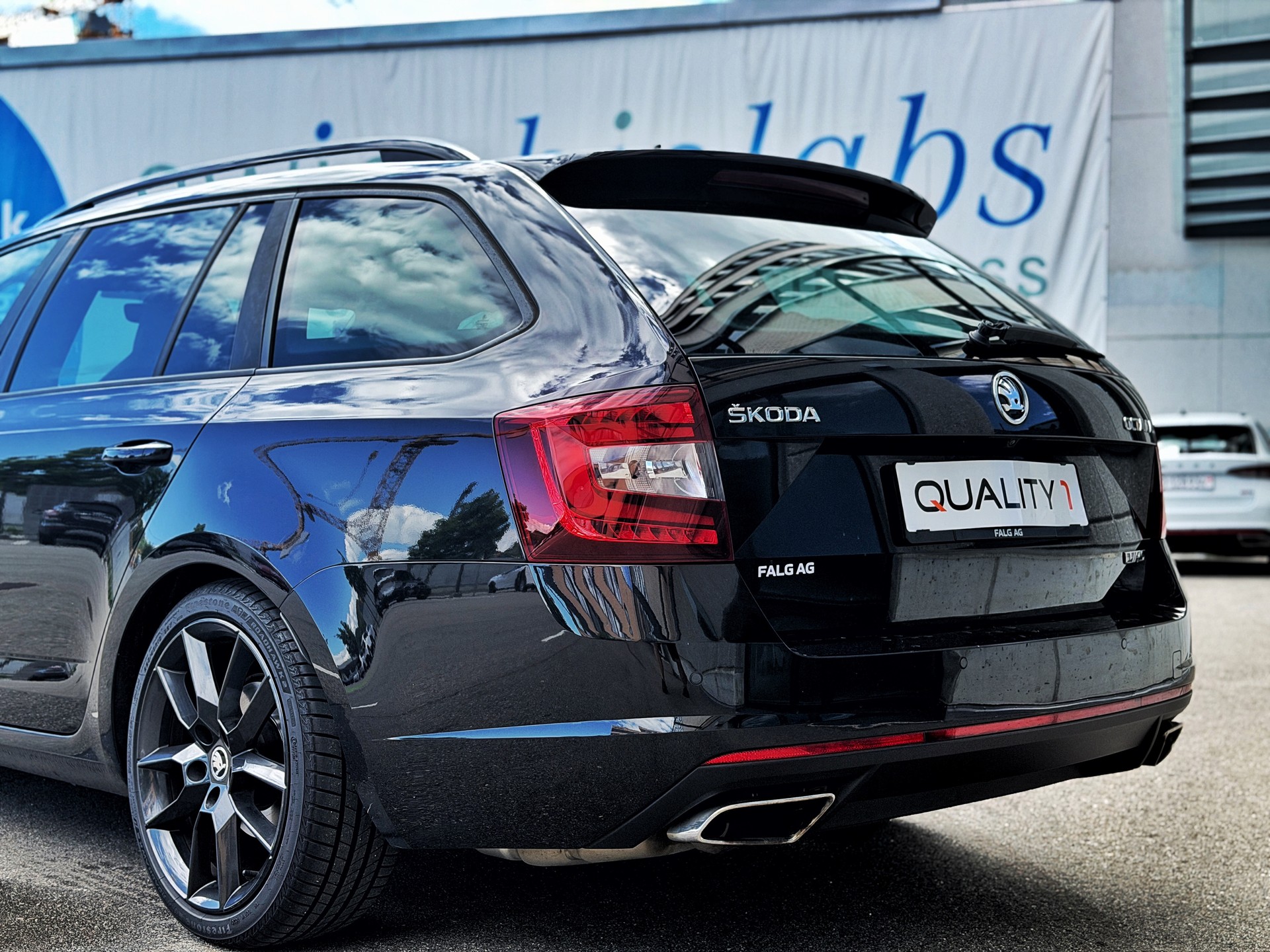 SKODA Octavia Combi 2.0 TSI RS Value DSG-image-11