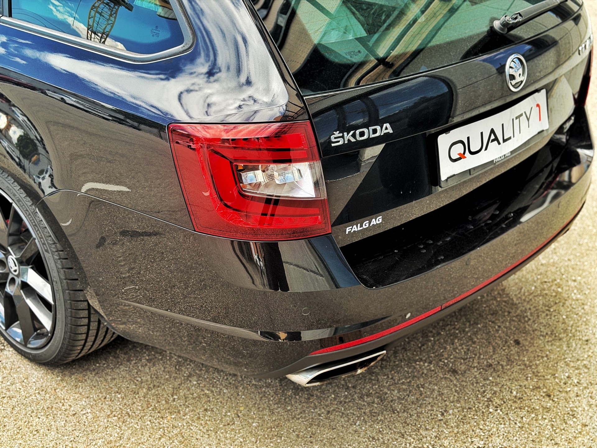 SKODA Octavia Combi 2.0 TSI RS Value DSG-image-12