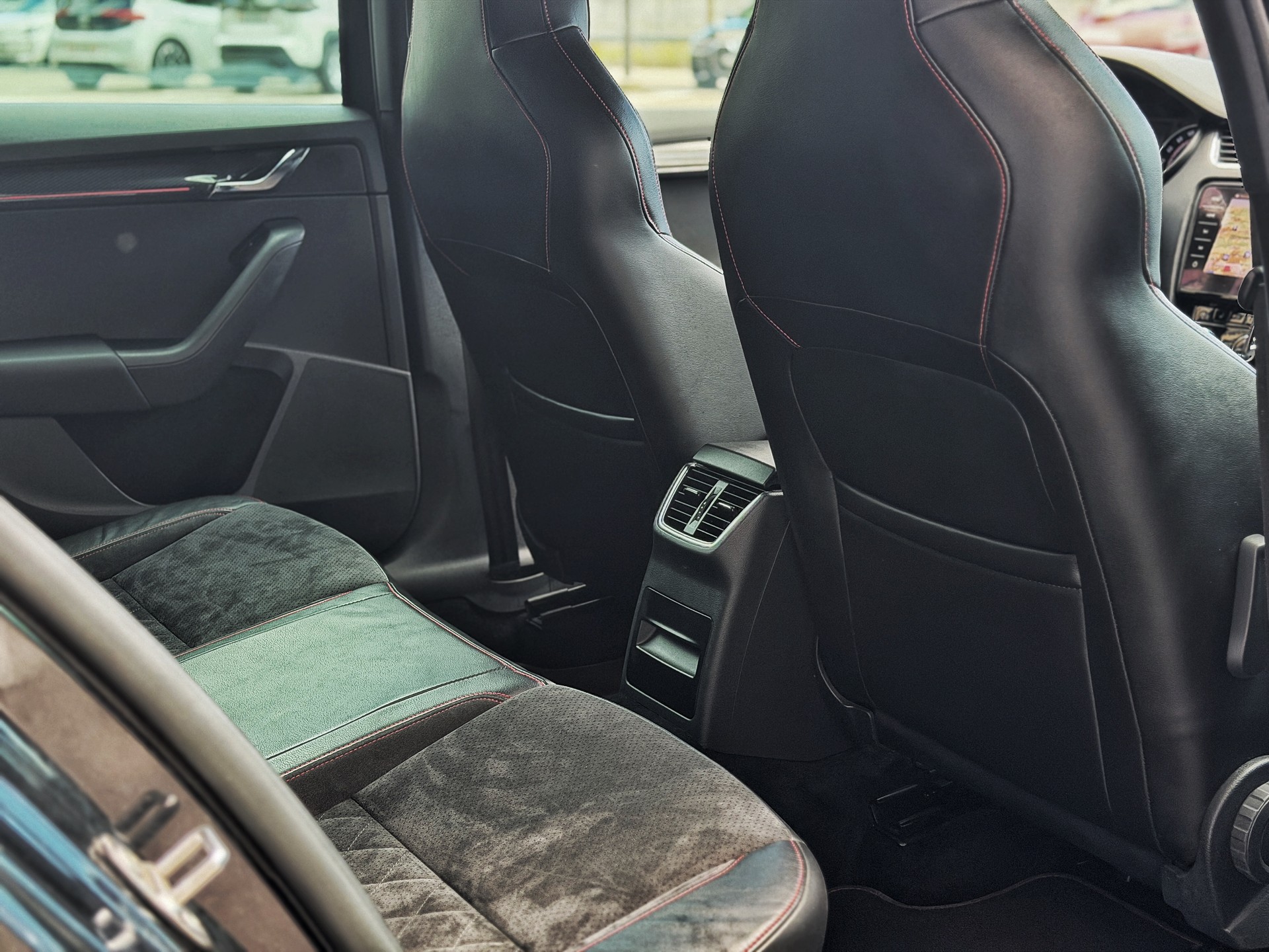 SKODA Octavia Combi 2.0 TSI RS Value DSG-image-19