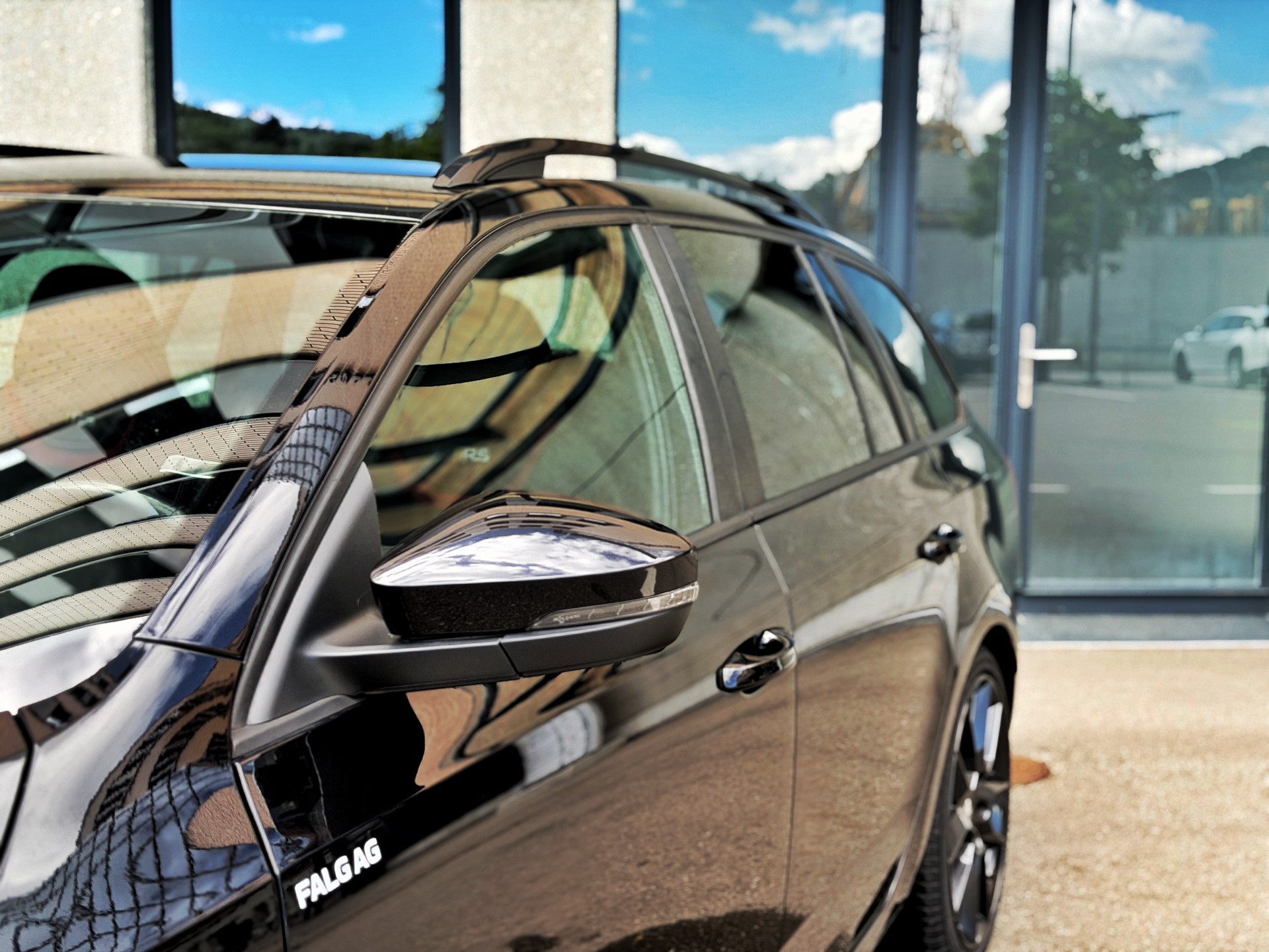 SKODA Octavia Combi 2.0 TSI RS Value DSG-image-7