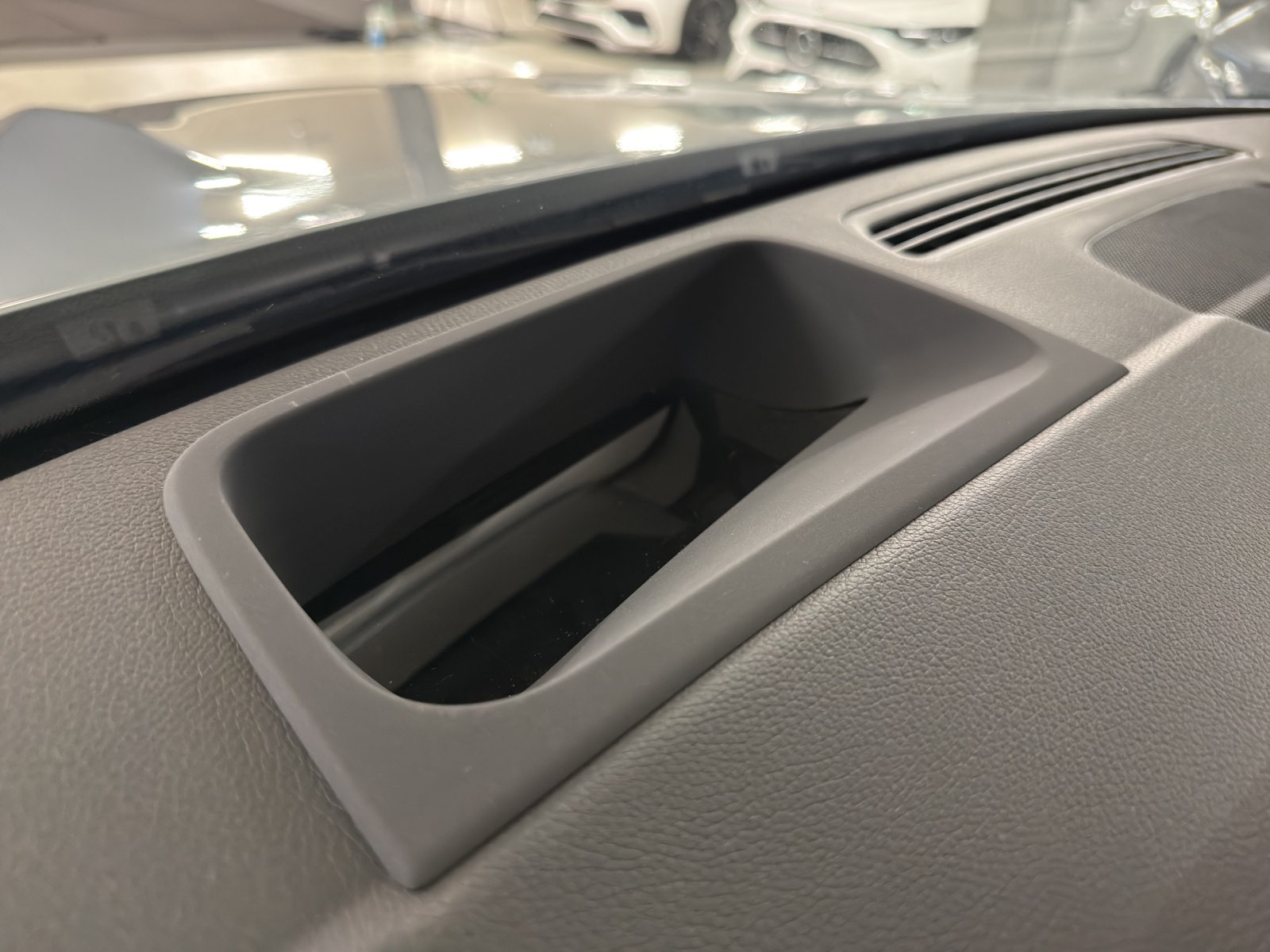 MERCEDES-BENZ EQB 350 66,5 kWh 4Matic Swiss Star-image-17