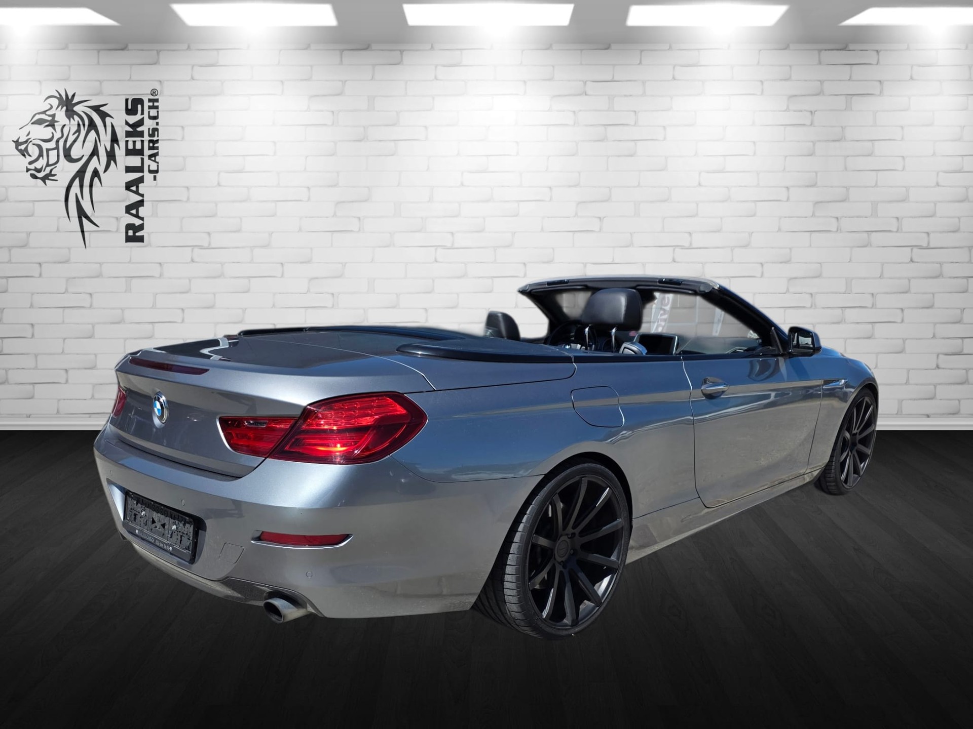 BMW 640i Cabrio-showroom-element-2