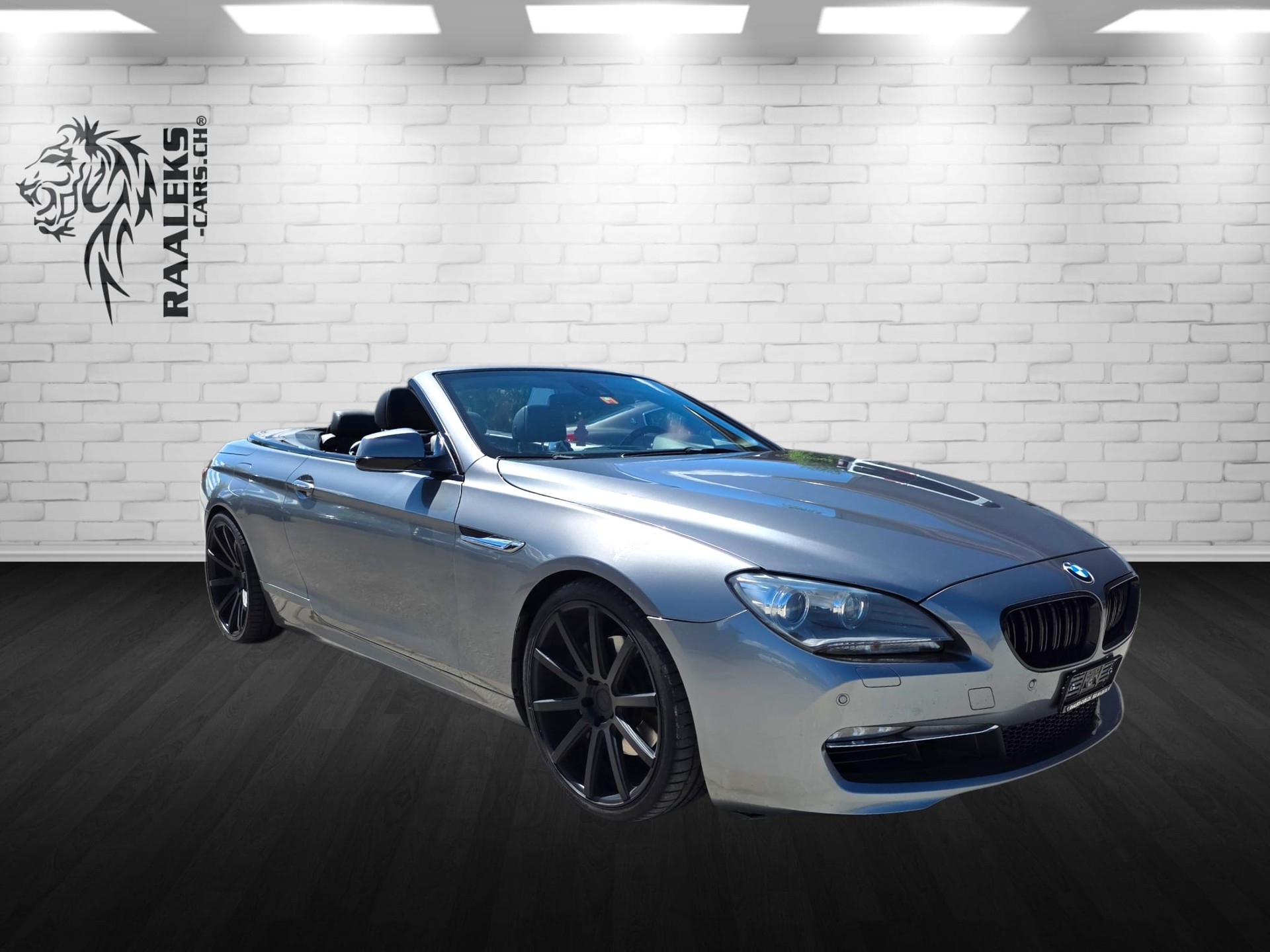 BMW 640i Cabrio-showroom-element-1