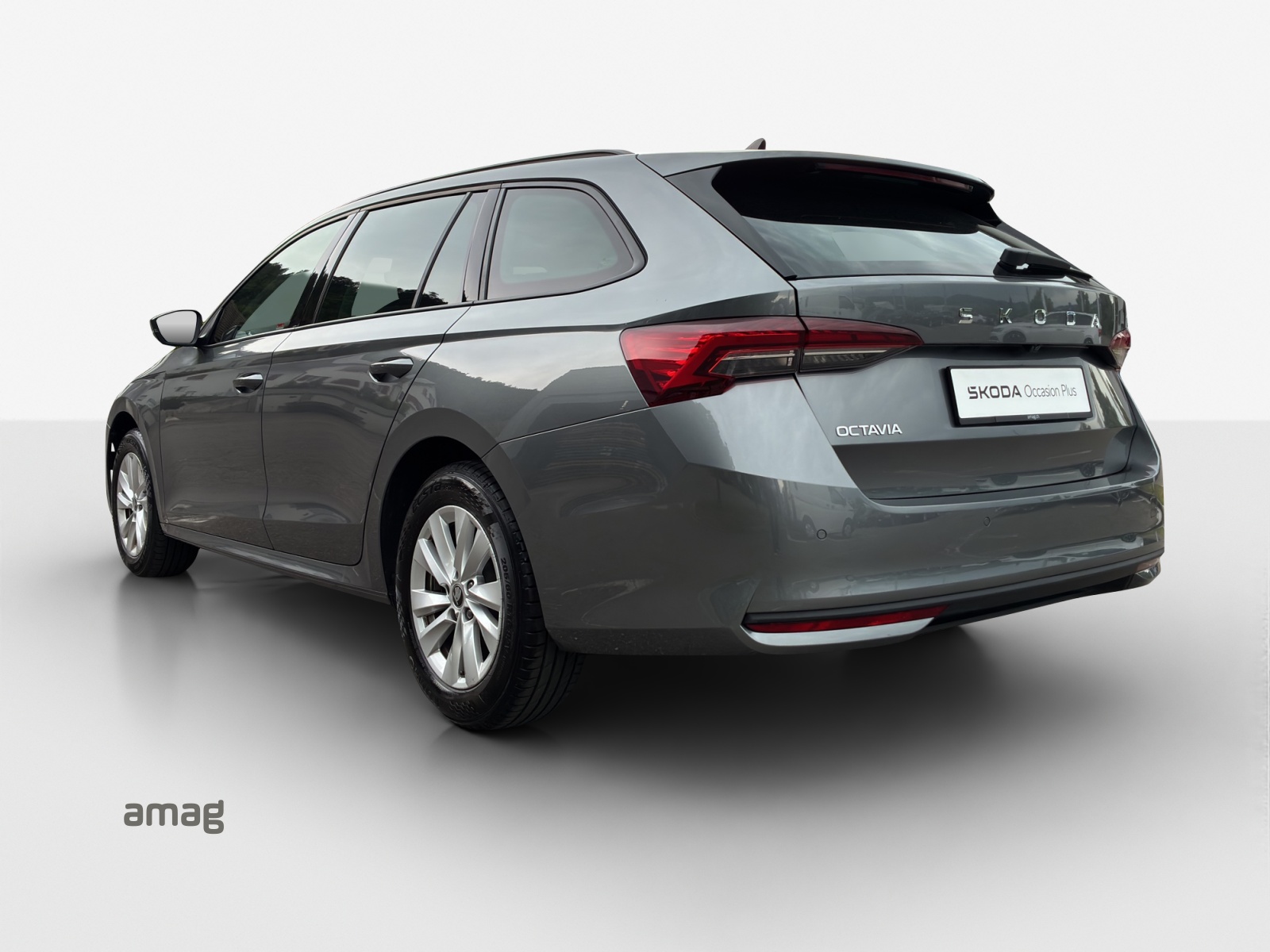 SKODA Octavia Combi 2.0 TDI DSG Selection-showroom-element-2