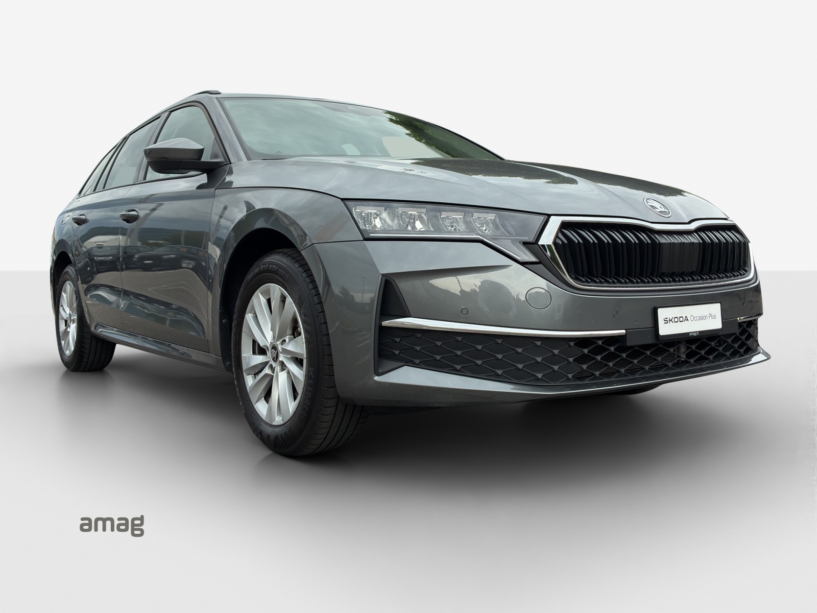 SKODA Octavia Combi 2.0 TDI DSG Selection-image-5