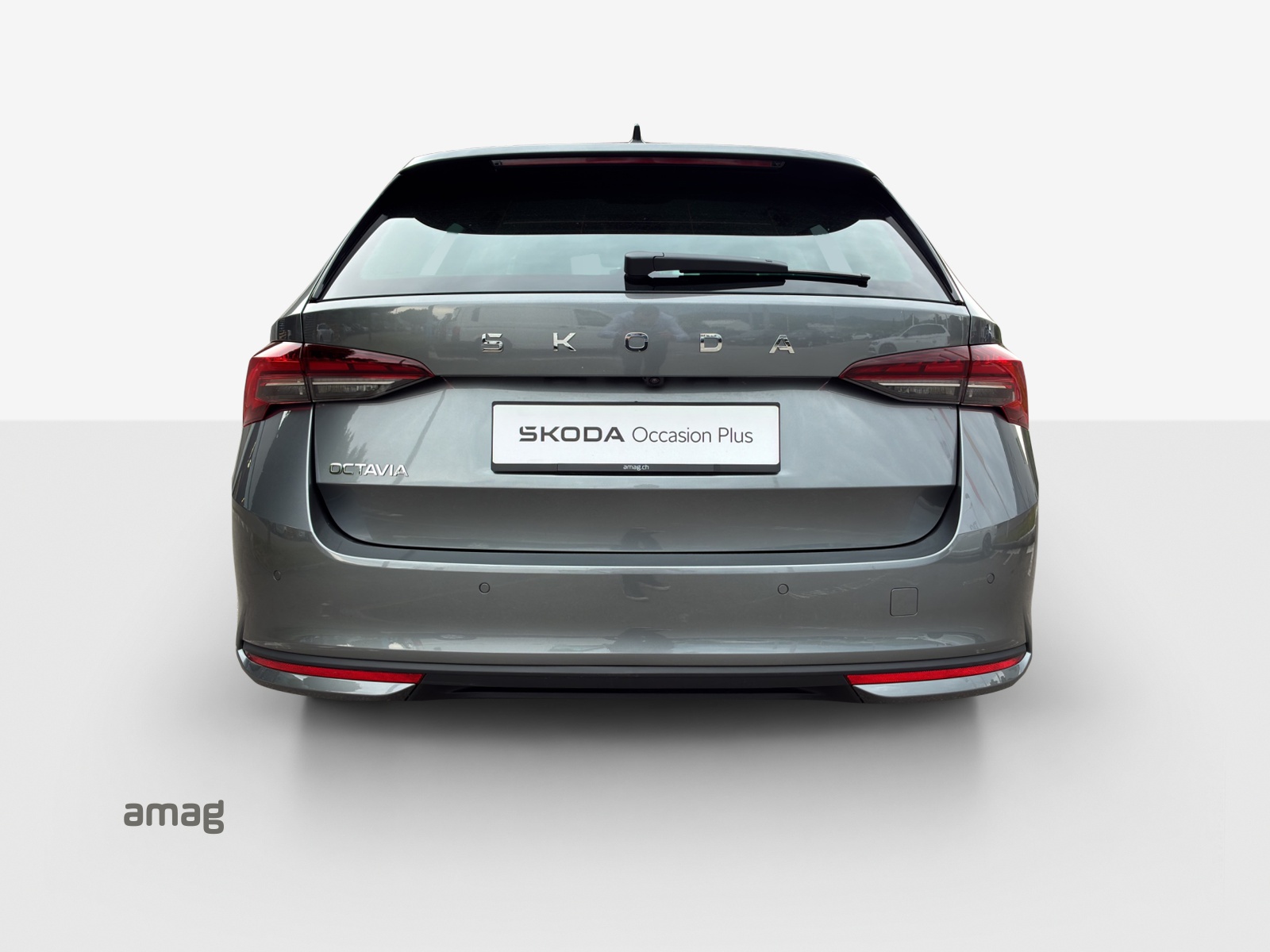 SKODA Octavia Combi 2.0 TDI DSG Selection-showroom-element-3