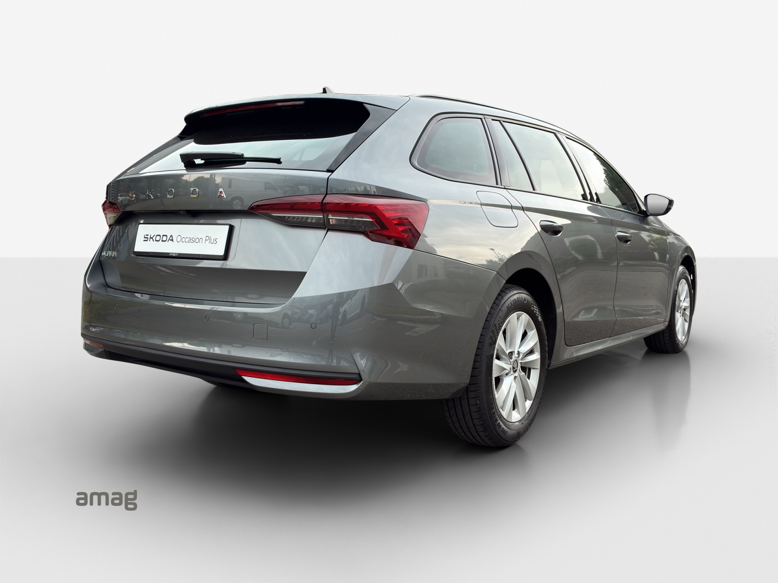 SKODA Octavia Combi 2.0 TDI DSG Selection-image-4