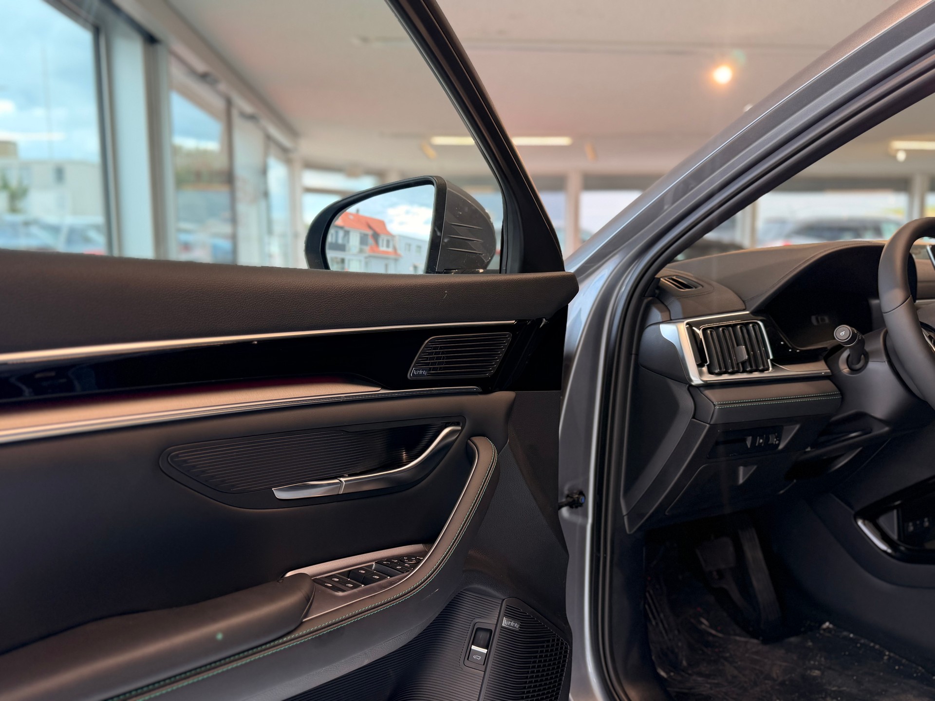 BYD Seal U DM-i Design AWD inkl. Gratis Service-image-11