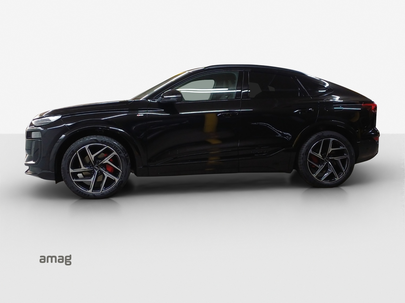 AUDI Q6 Sportback e-tron quattro-showroom-element-1