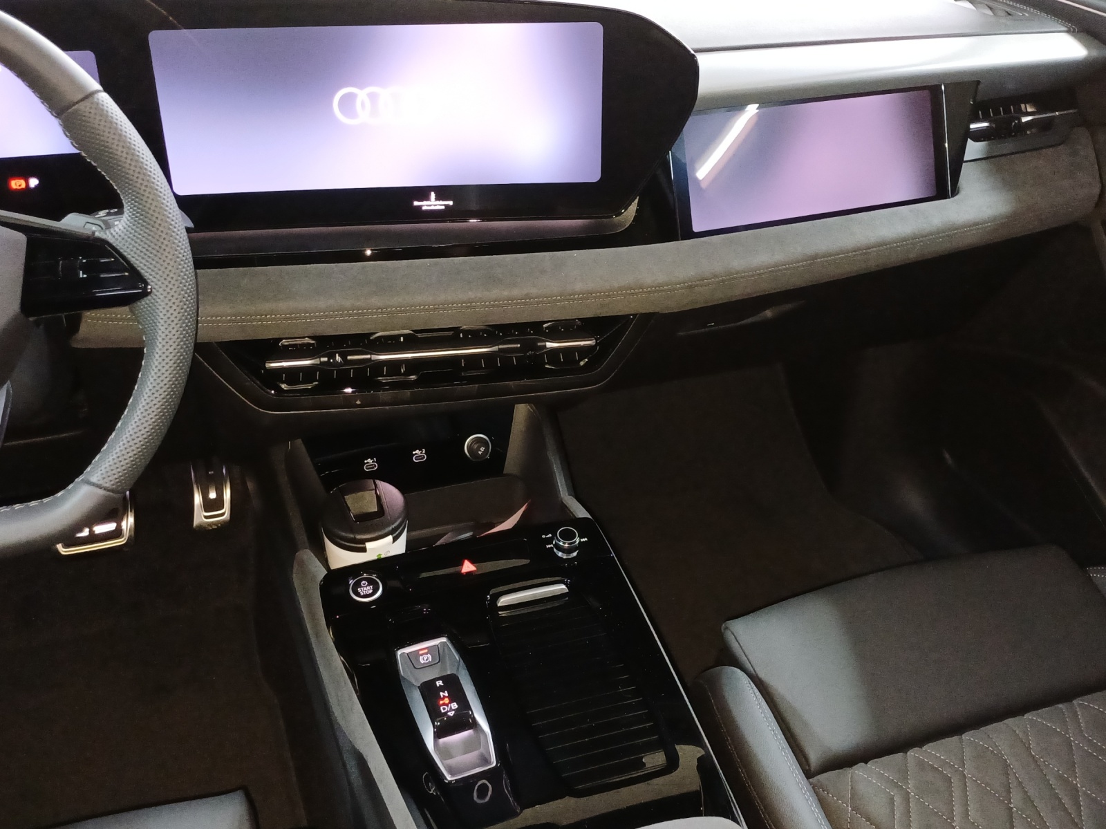 AUDI Q6 Sportback e-tron quattro-image-10