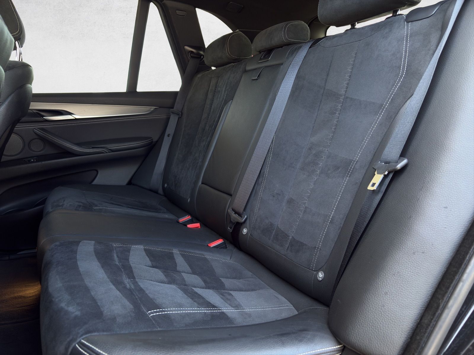 BMW X5 xDrive M50d Steptronic-image-15