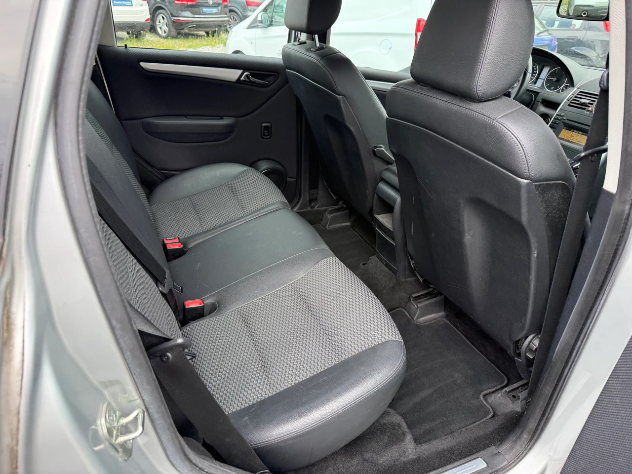 MERCEDES-BENZ A 180 CDI Avantgarde-image-10