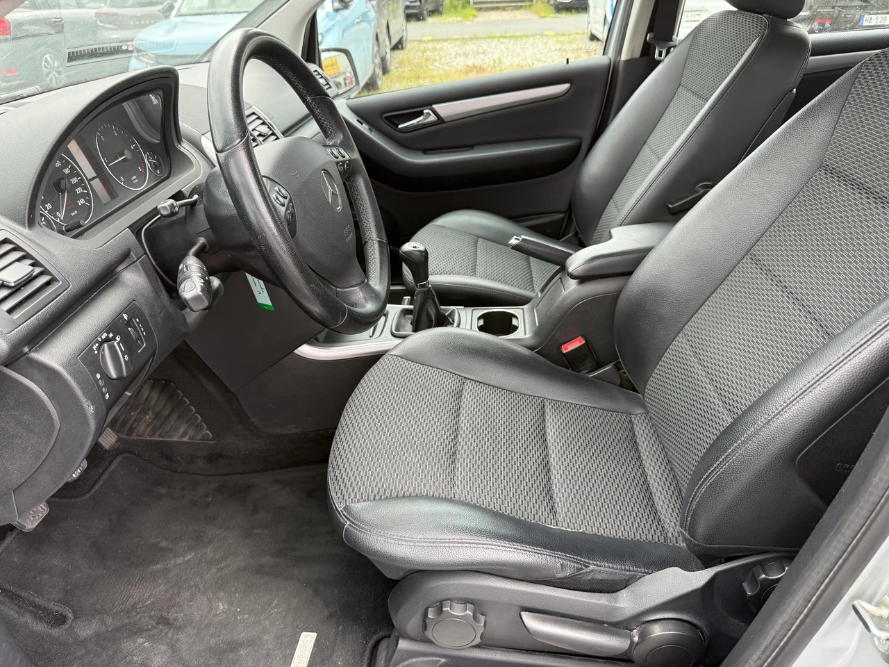 MERCEDES-BENZ A 180 CDI Avantgarde-image-8