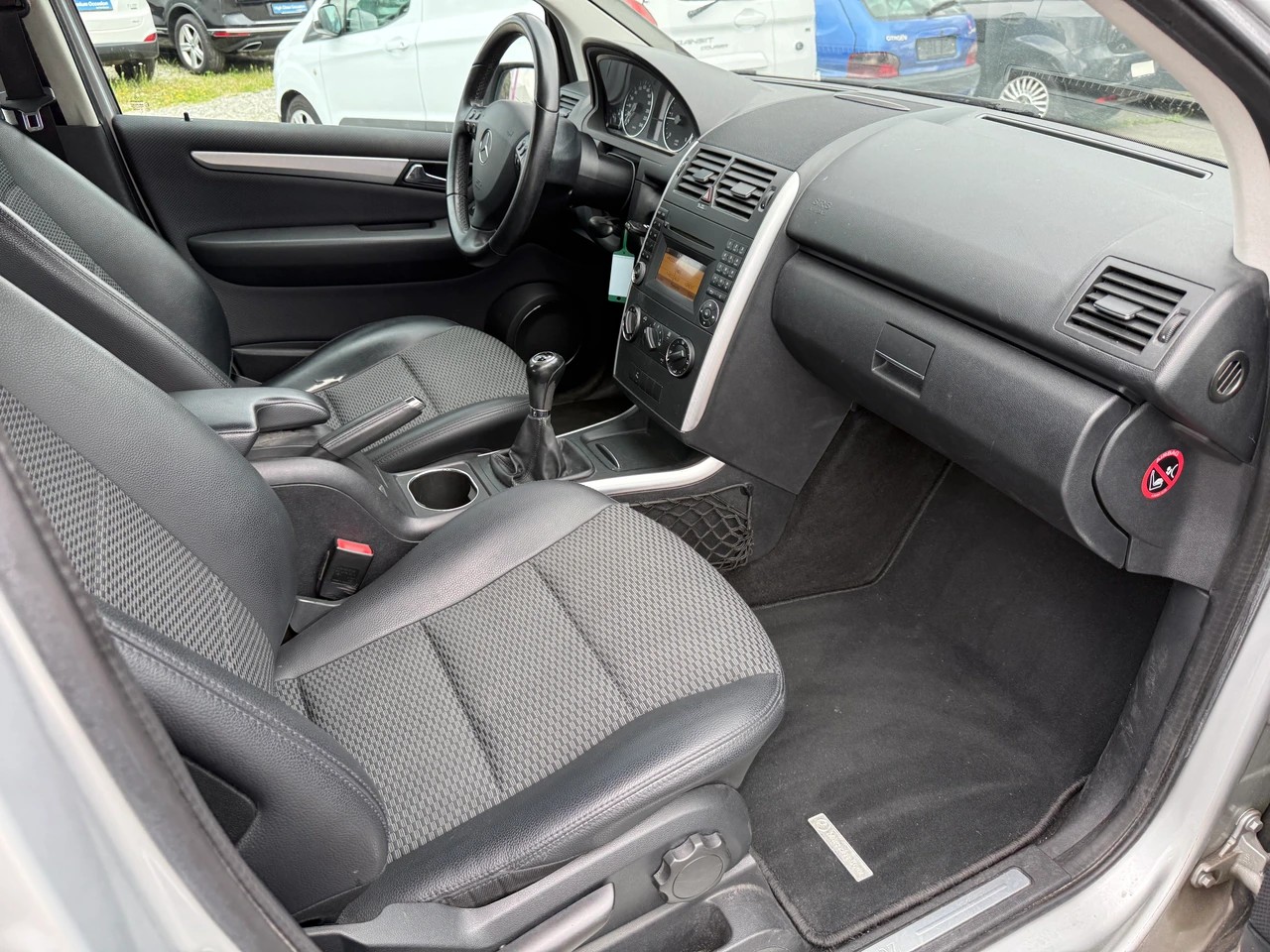 MERCEDES-BENZ A 180 CDI Avantgarde-image-6