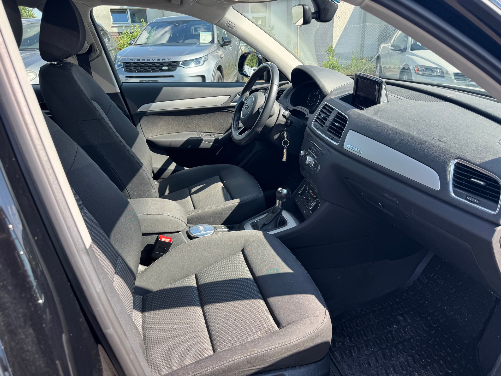 AUDI Q3 2.0 TDI quattro S-tronic-image-8