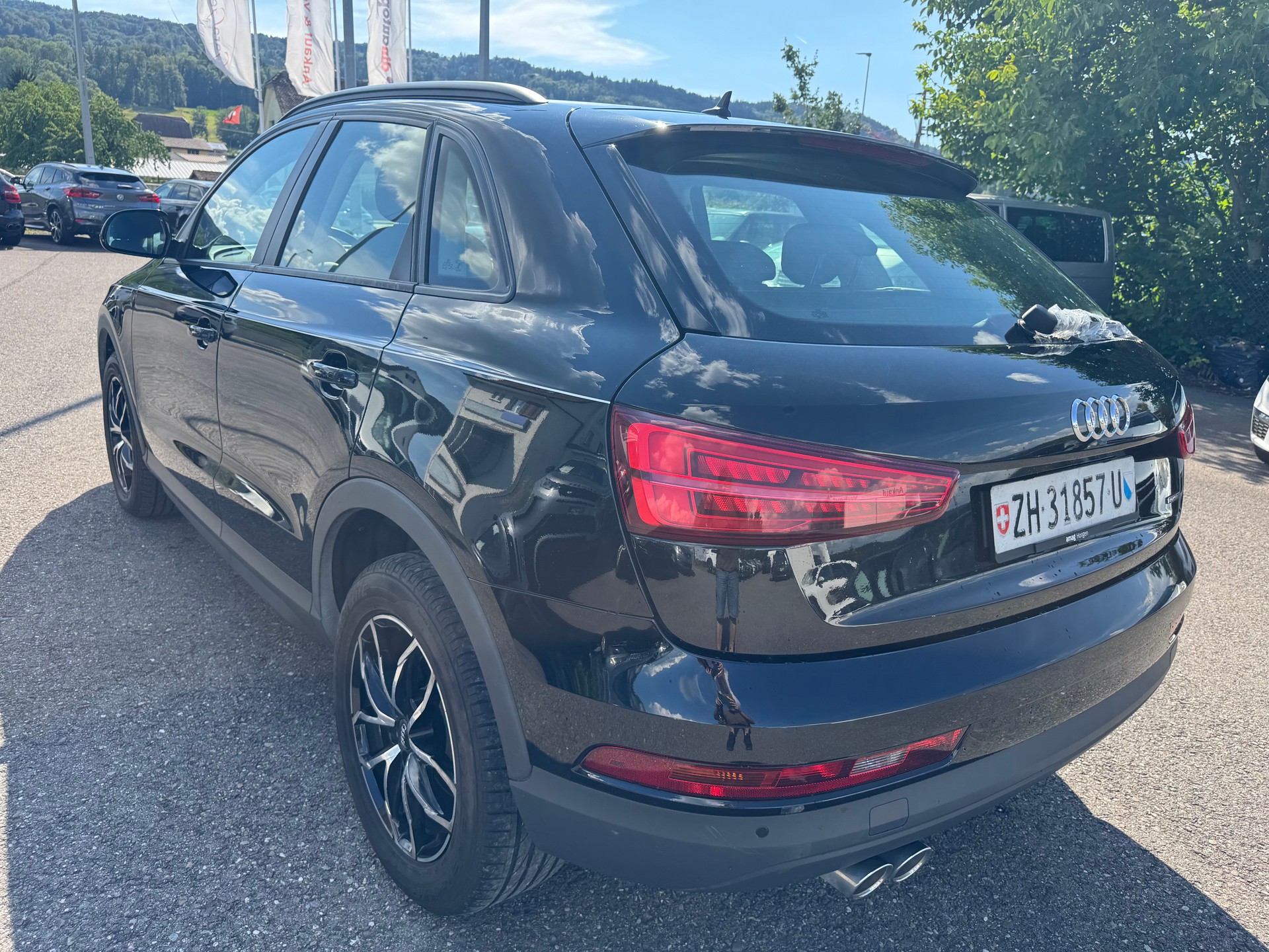 AUDI Q3 2.0 TDI quattro S-tronic-image-3