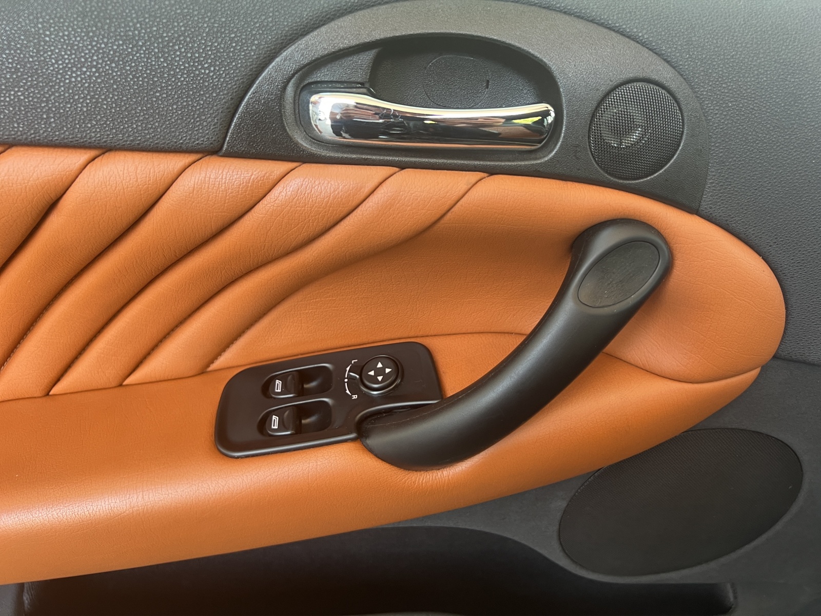 ALFA ROMEO 147 3.2 GTA-image-11