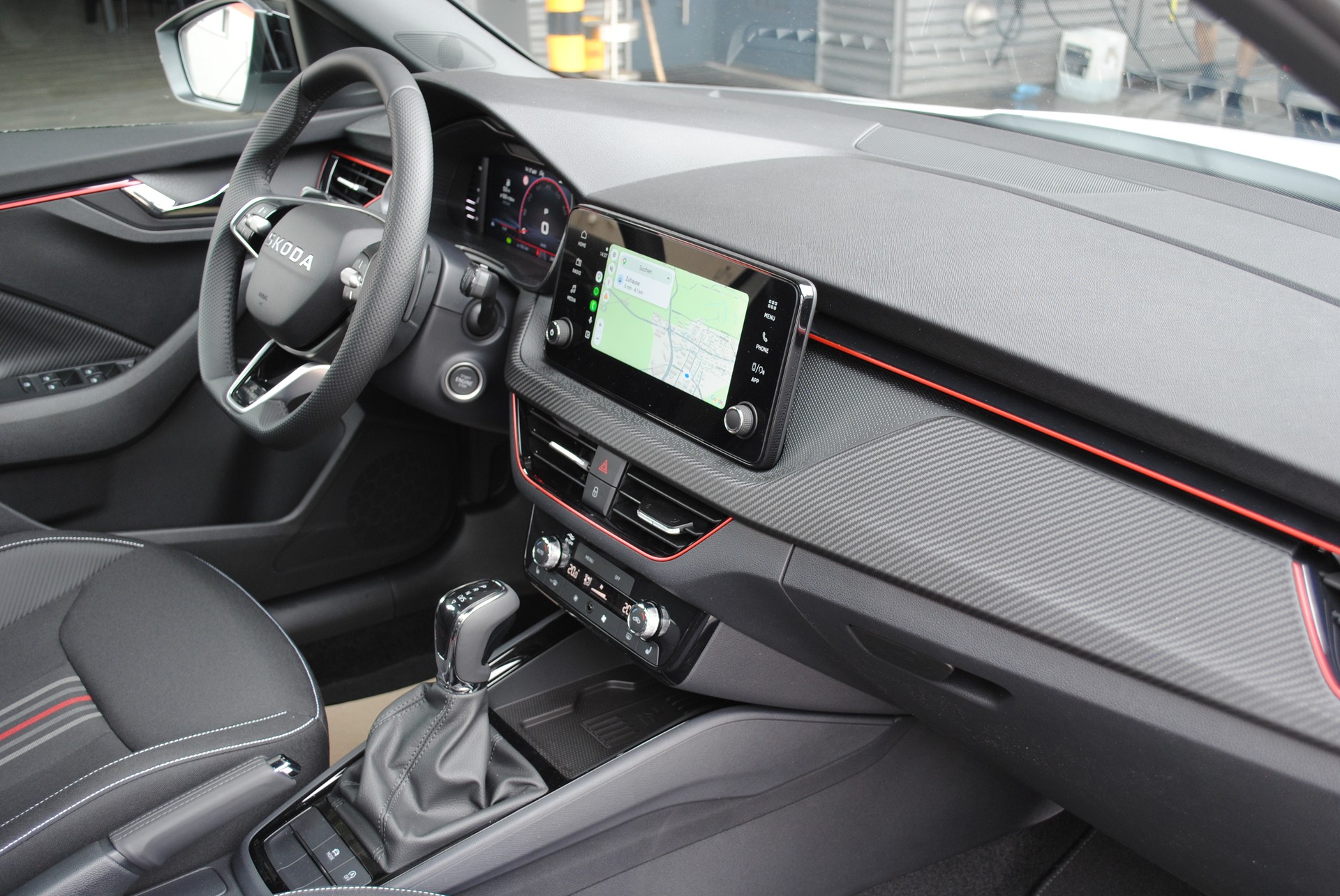SKODA Kamiq 1.5 TSI Monte Carlo DSG-image-12