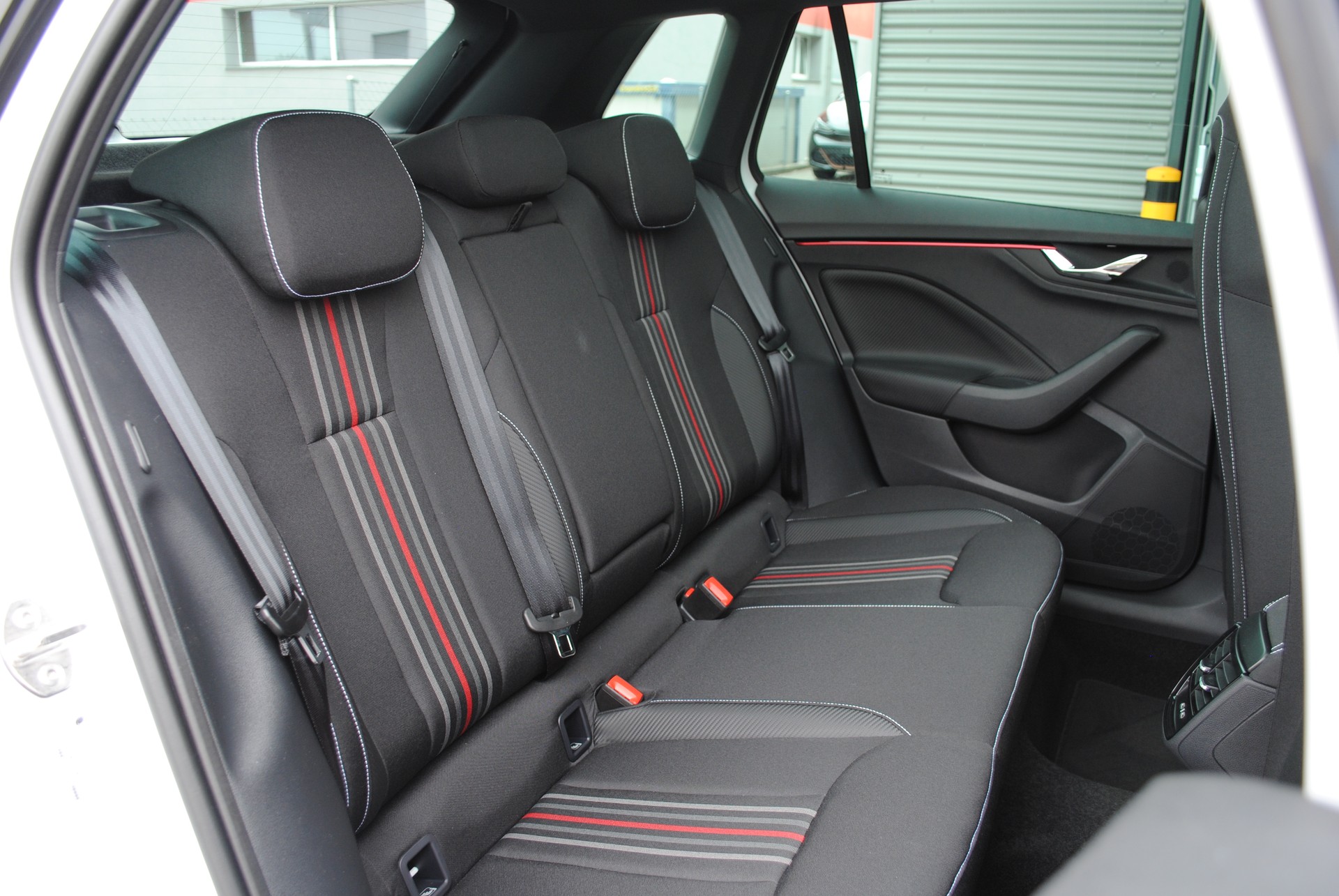 SKODA Kamiq 1.5 TSI Monte Carlo DSG-image-16