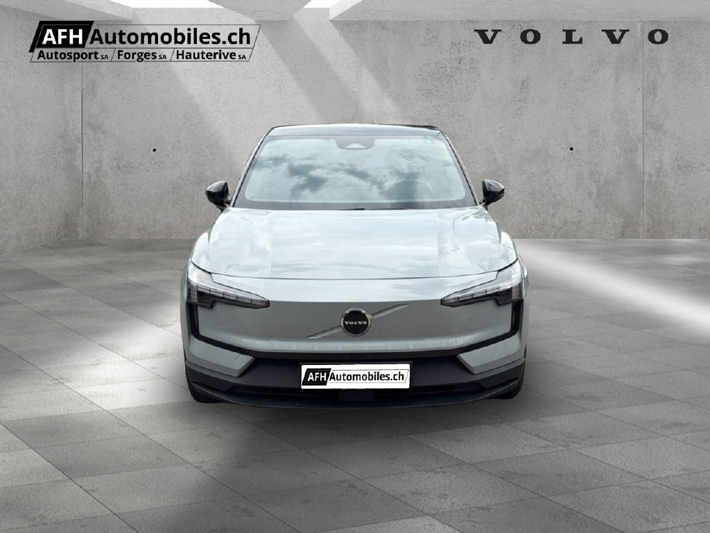 VOLVO EX 30 E60 Plus-showroom-element-2
