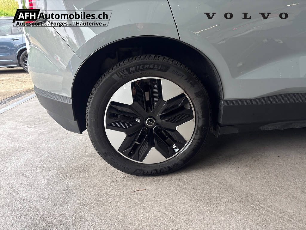 VOLVO EX 30 E60 Plus-image-16