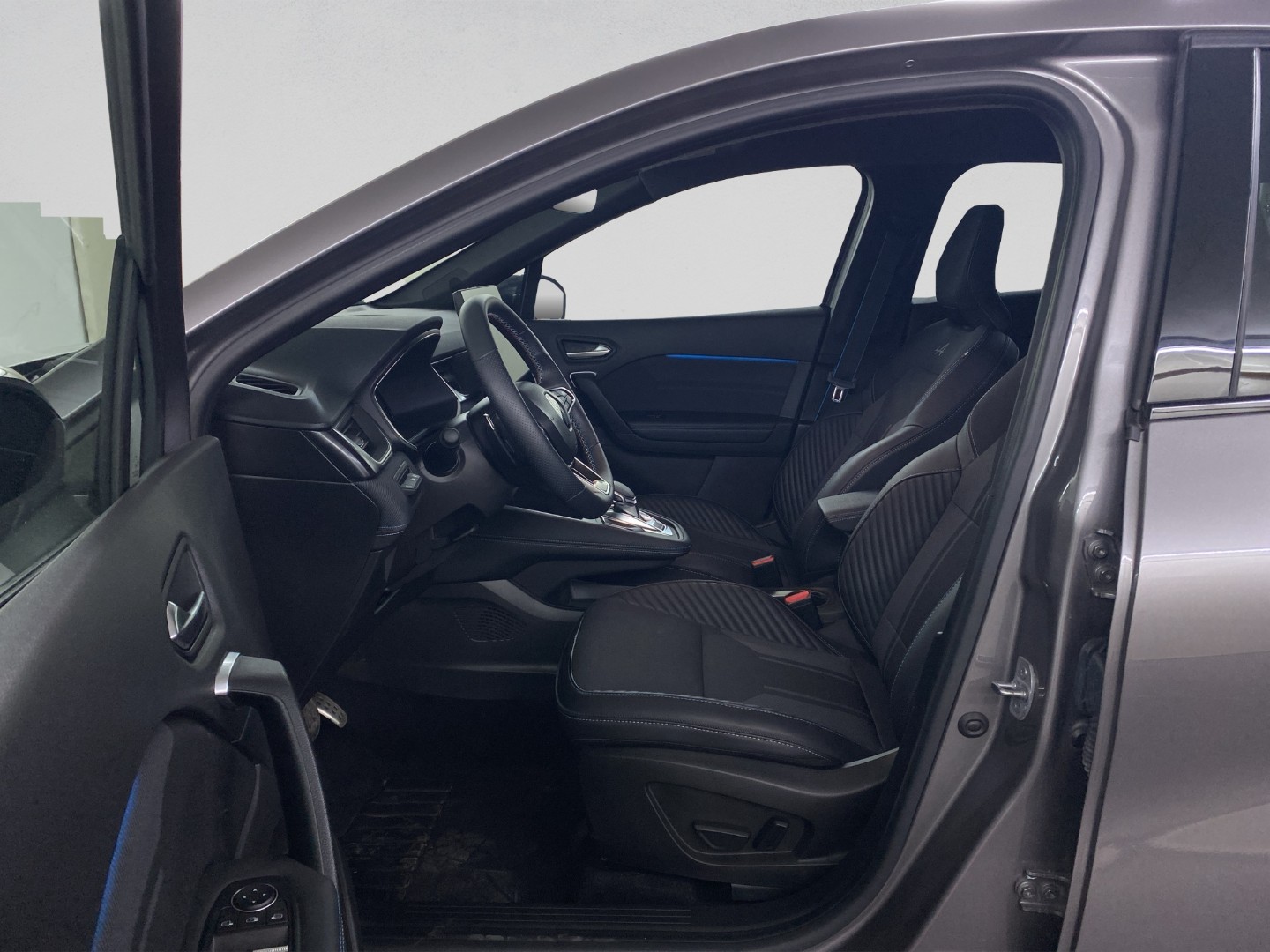 RENAULT Captur 1.3 TCe Esprit Alpine EDC-image-6