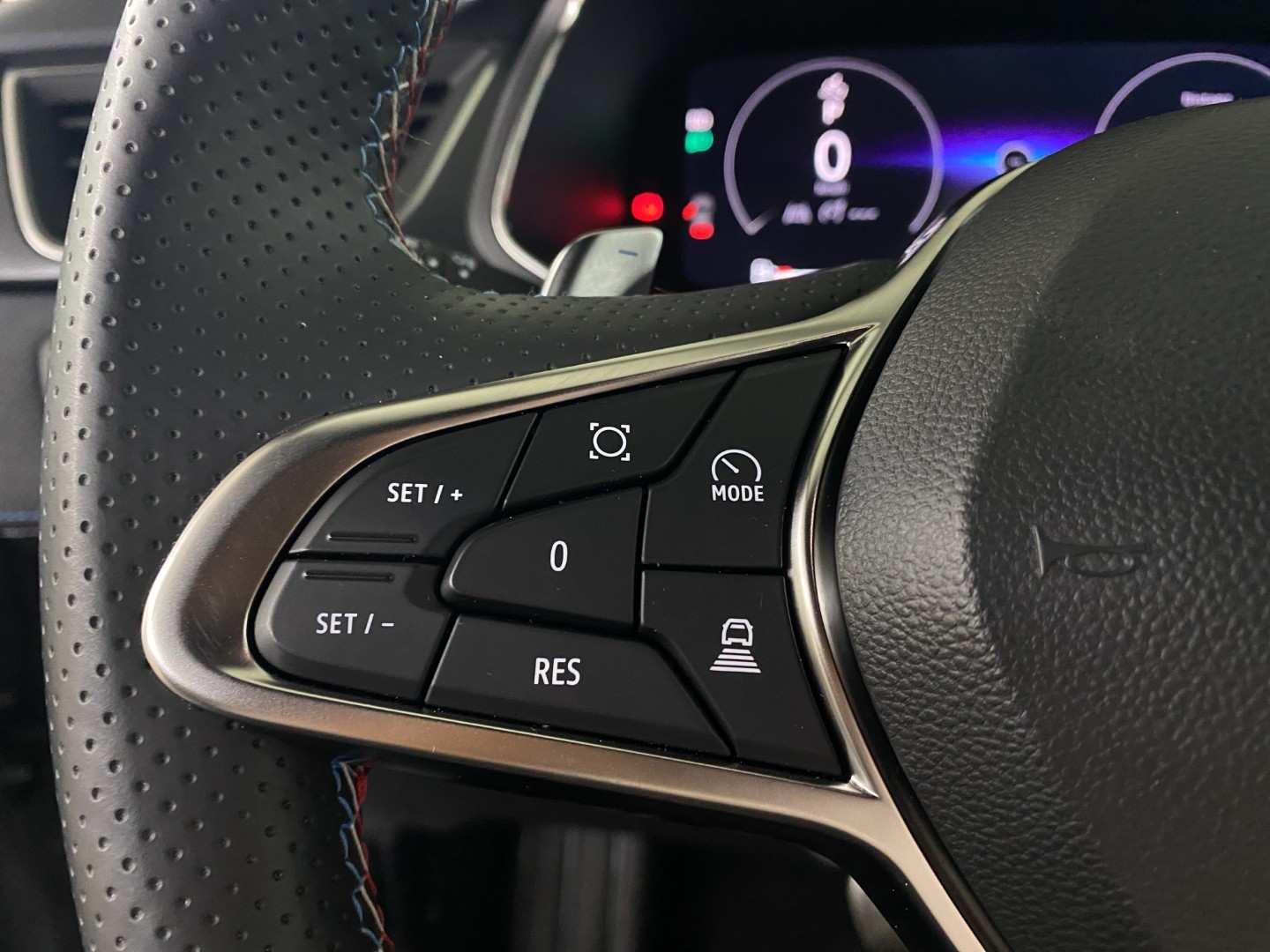 RENAULT Captur 1.3 TCe Esprit Alpine EDC-image-15