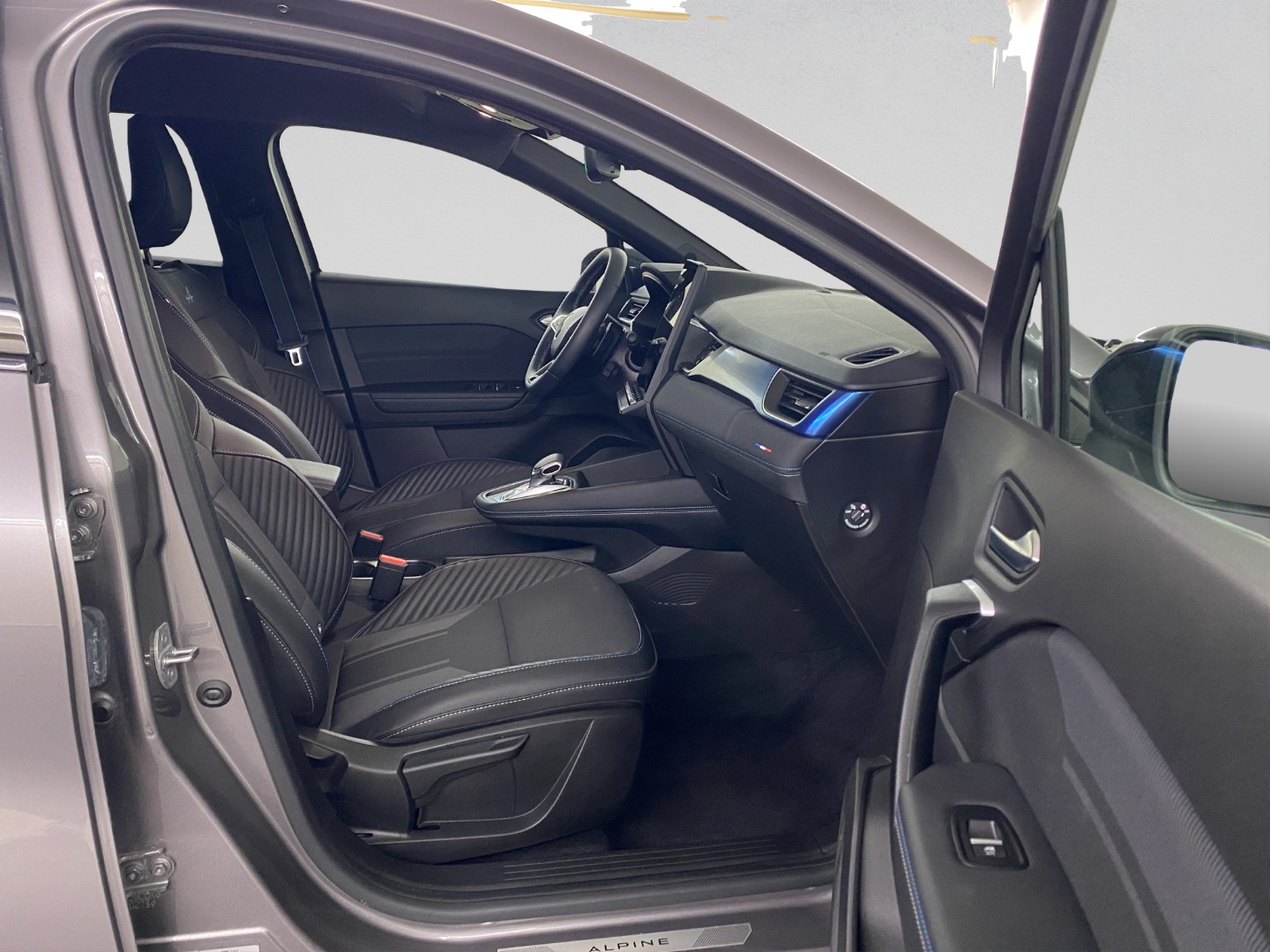 RENAULT Captur 1.3 TCe Esprit Alpine EDC-image-19