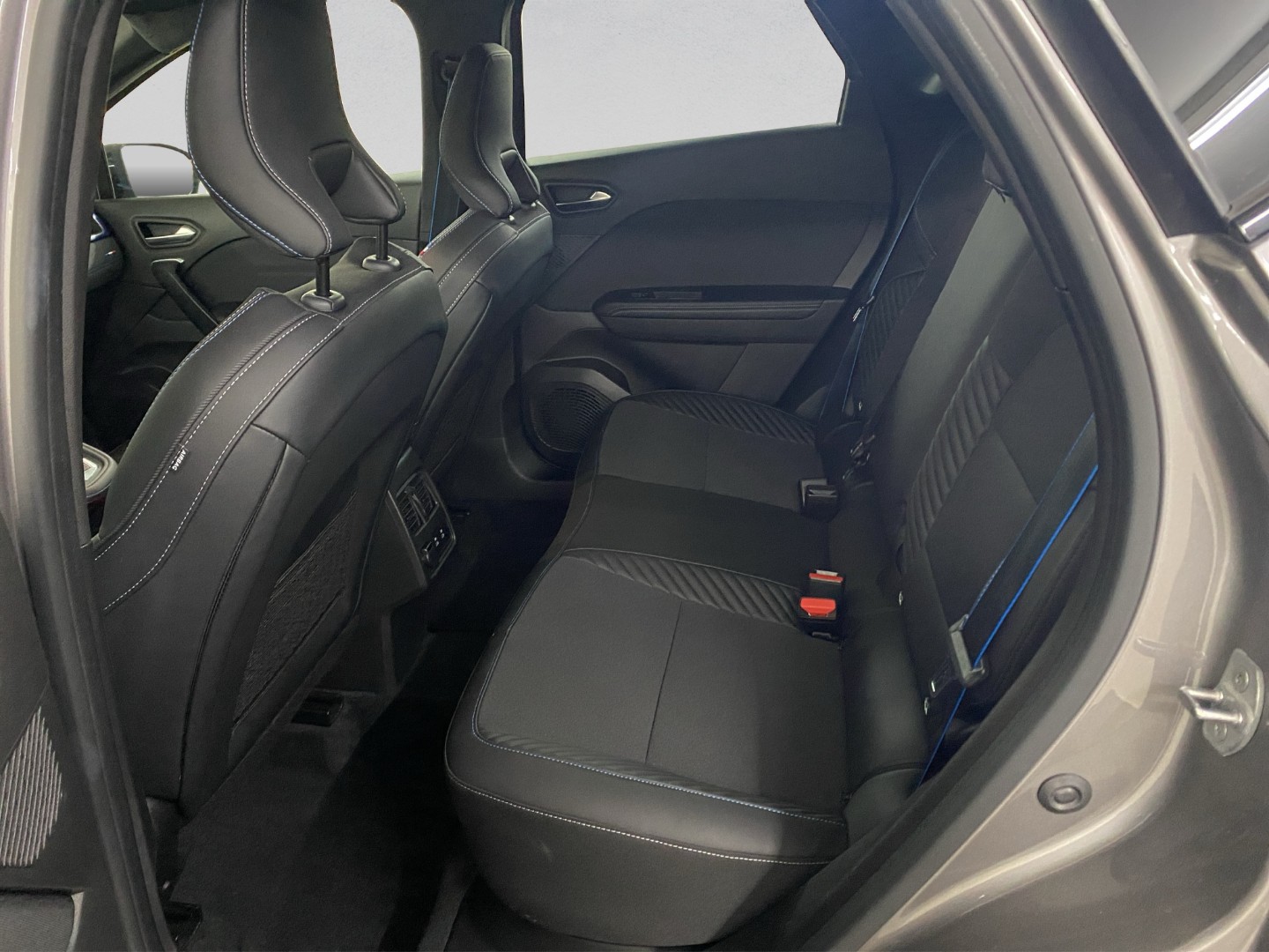 RENAULT Captur 1.3 TCe Esprit Alpine EDC-image-21