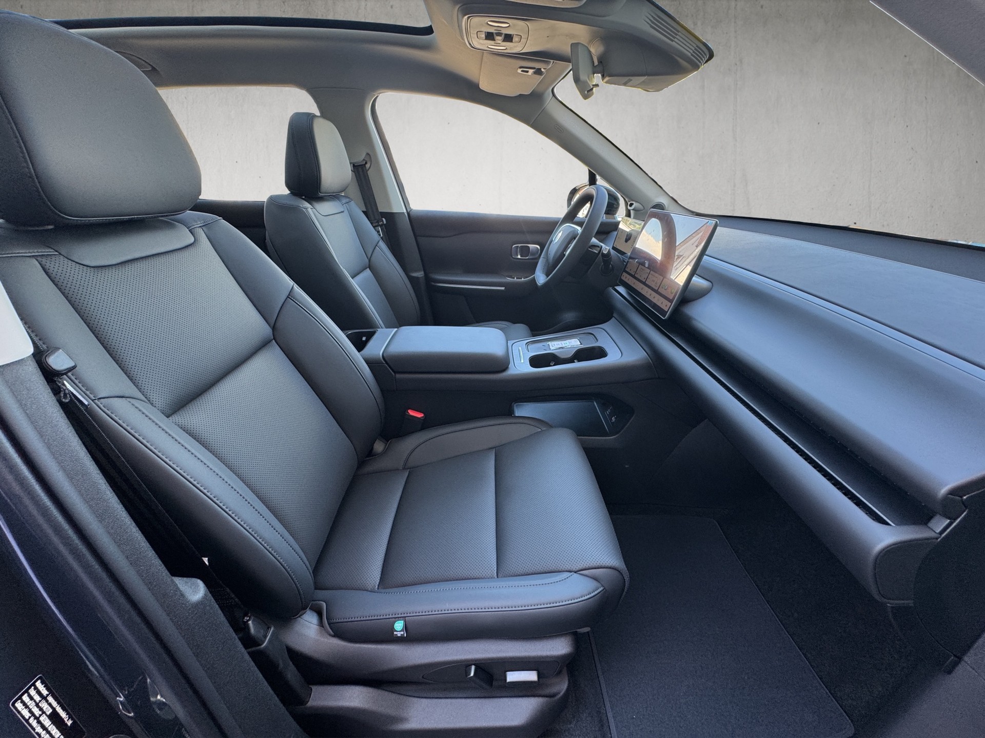 LEAPMOTOR C10 EV AWD-image-8