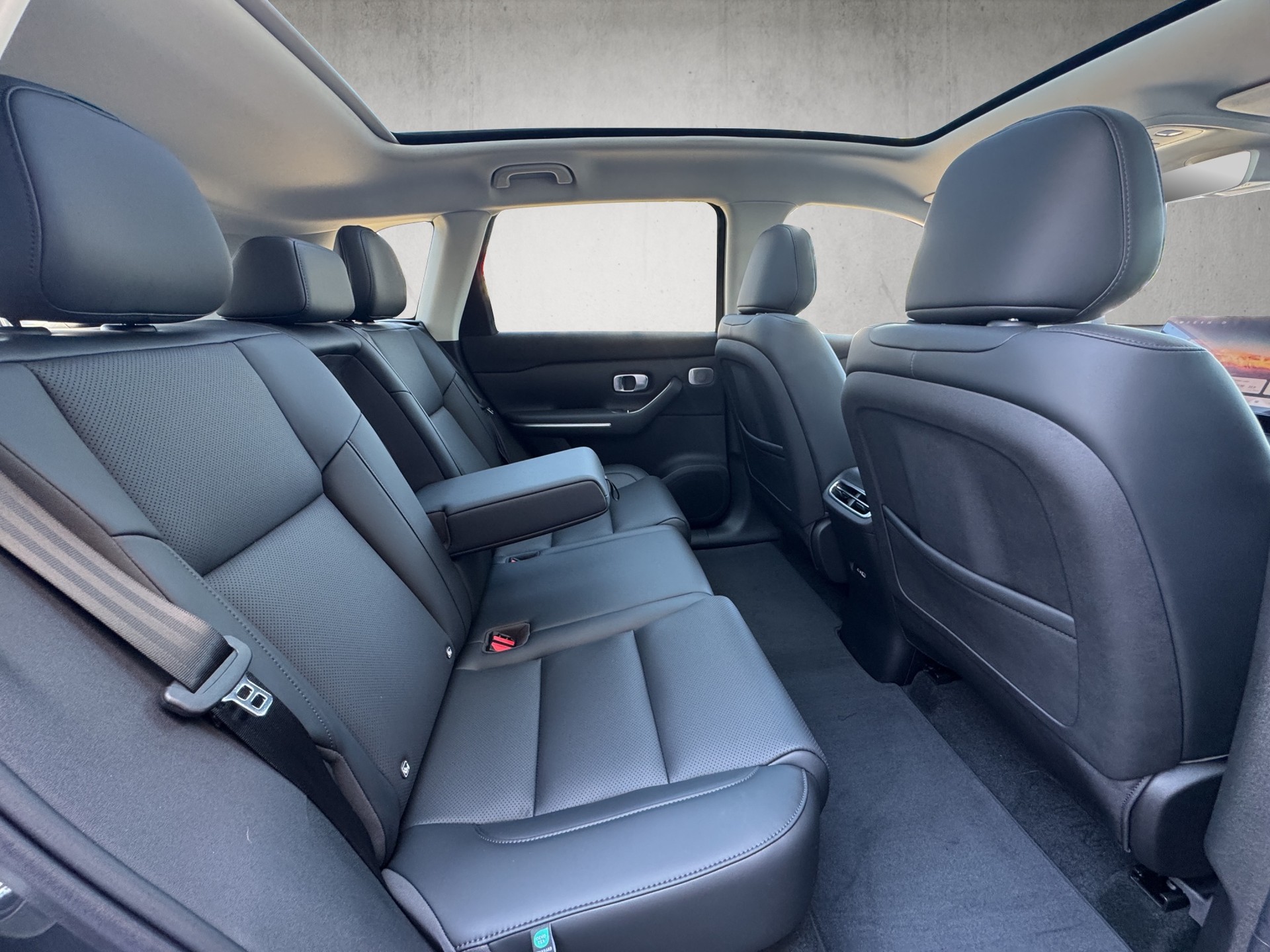 LEAPMOTOR C10 EV AWD-image-13