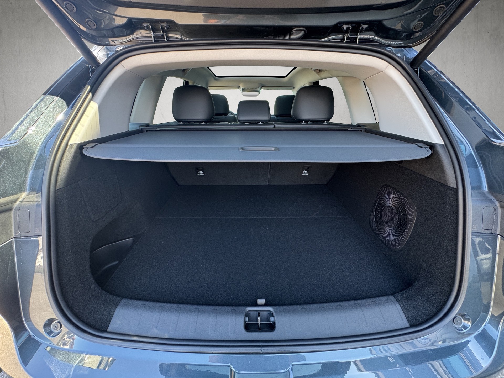 LEAPMOTOR C10 EV AWD-image-12