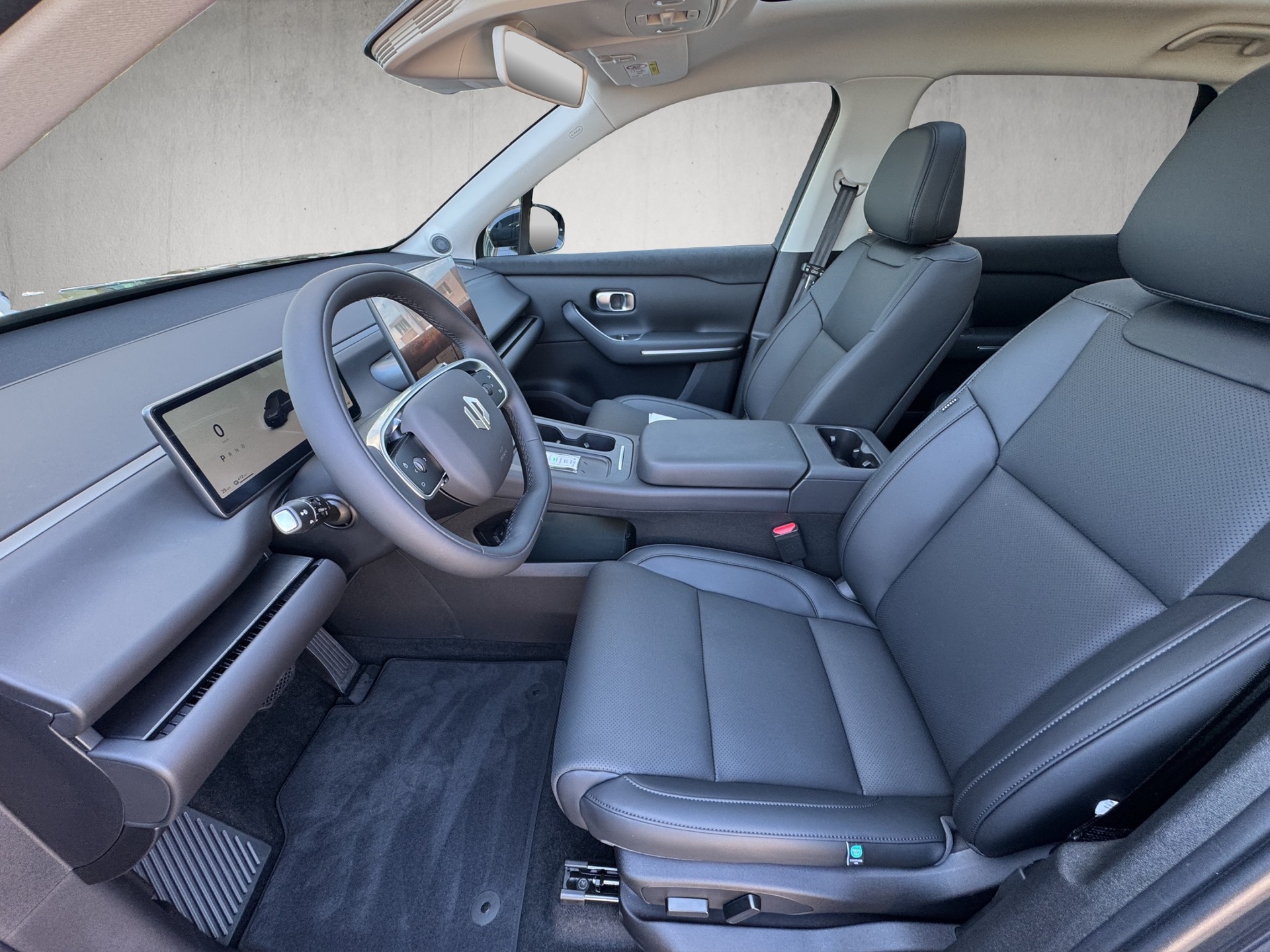 LEAPMOTOR C10 EV AWD-image-9