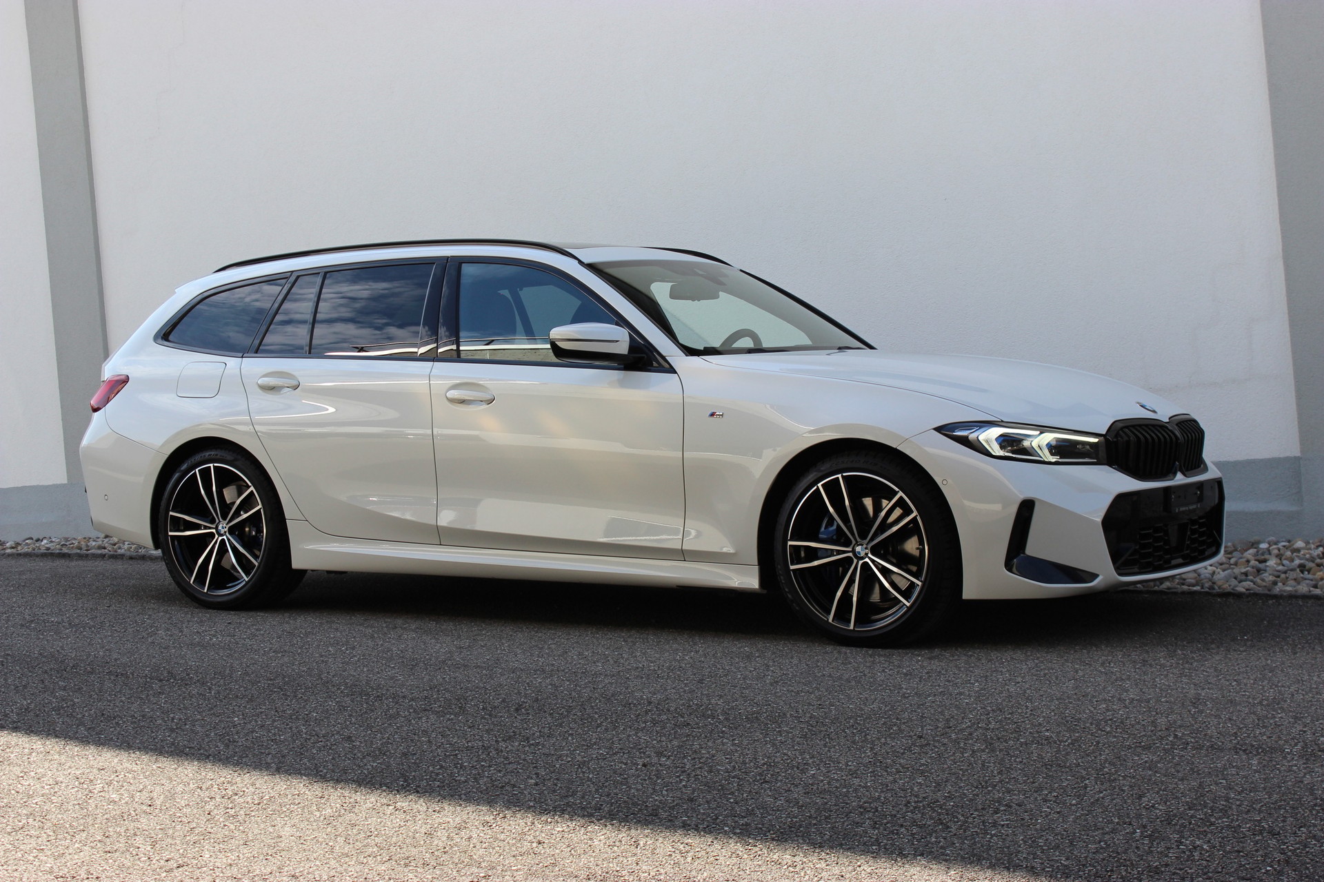 BMW 330i Touring xDrive M SPORTPAKET-image-5