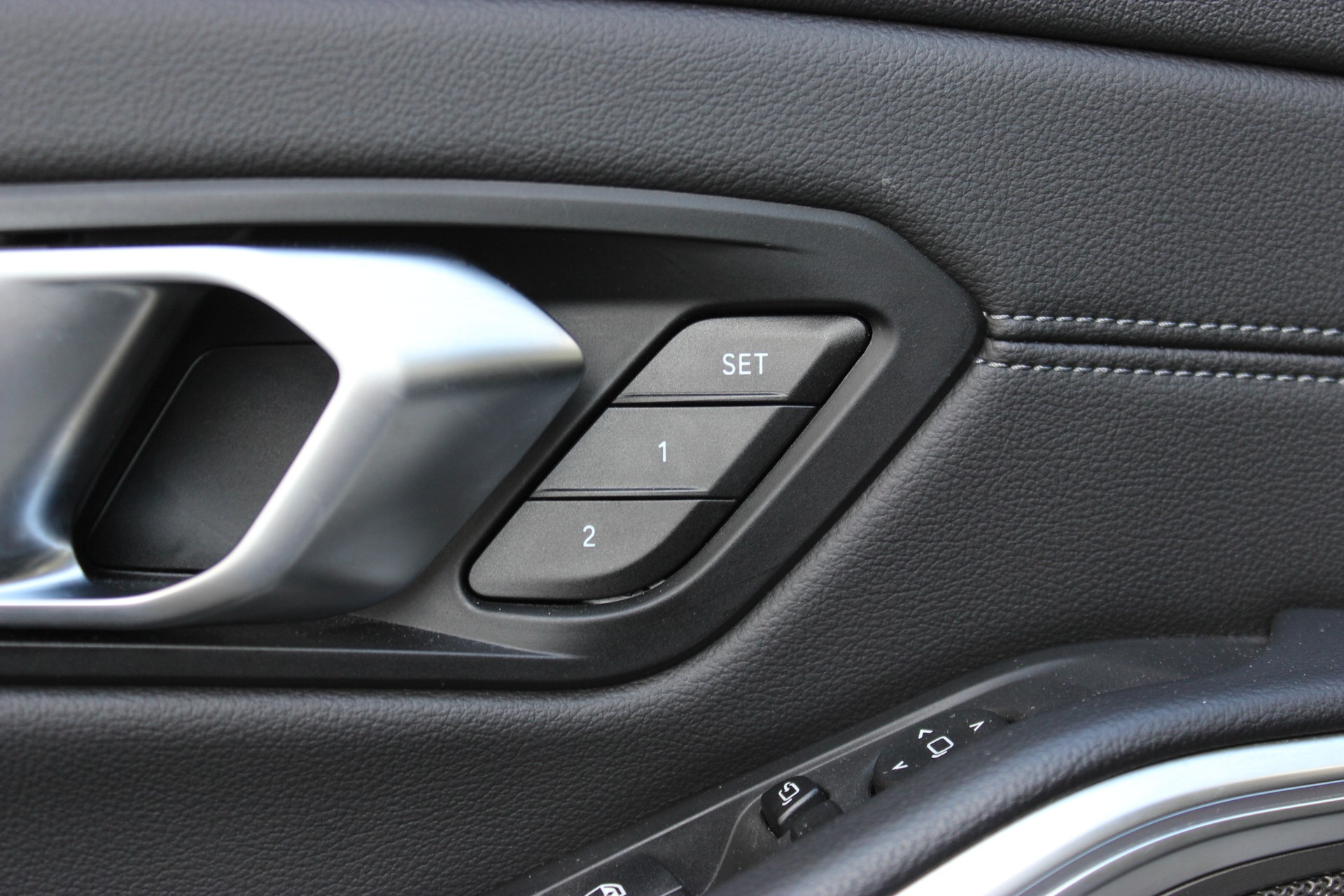 BMW 330i Touring xDrive M SPORTPAKET-image-9
