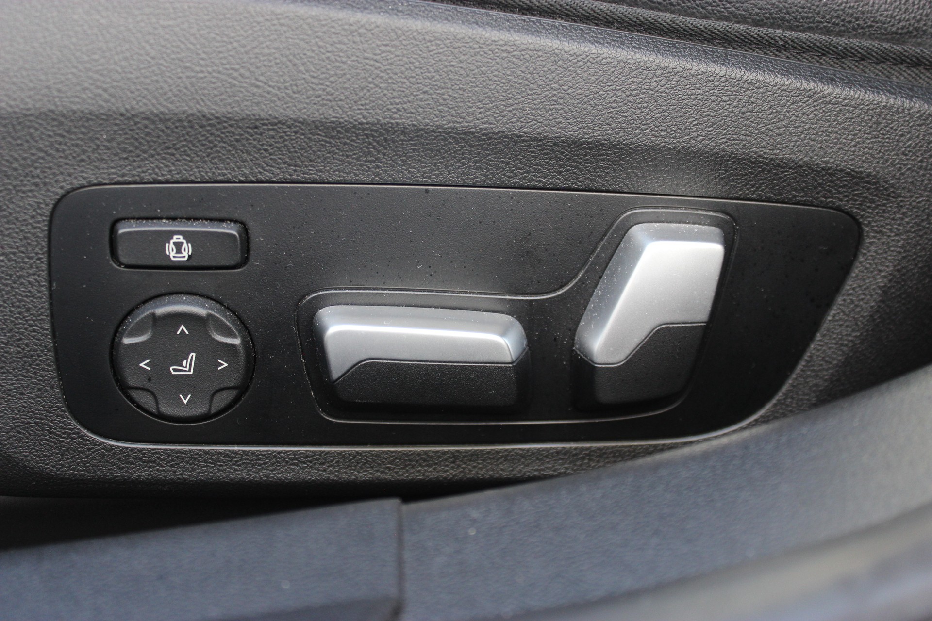 BMW 330i Touring xDrive M SPORTPAKET-image-10