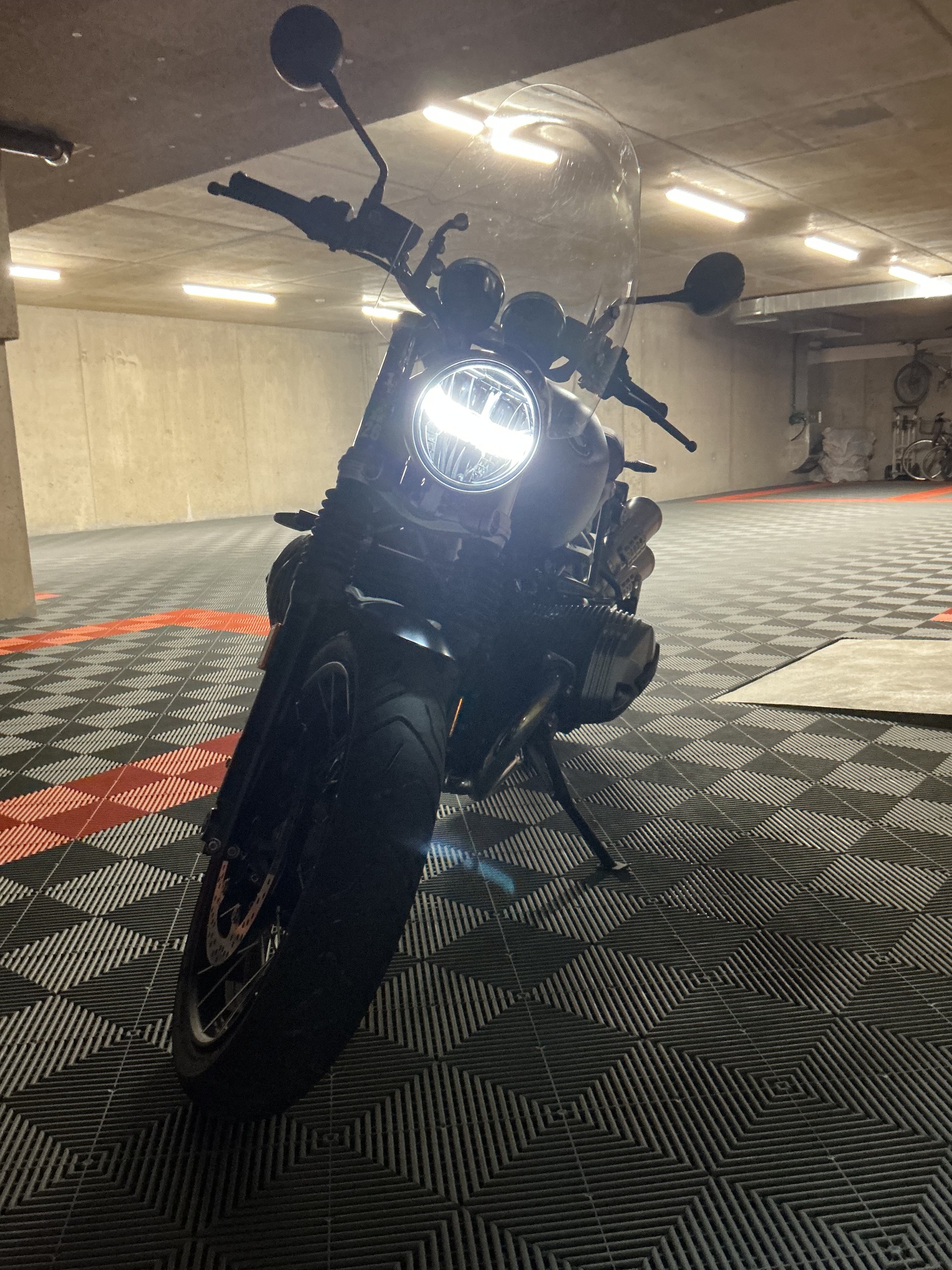 BMW R nineT Scrambler-image-1
