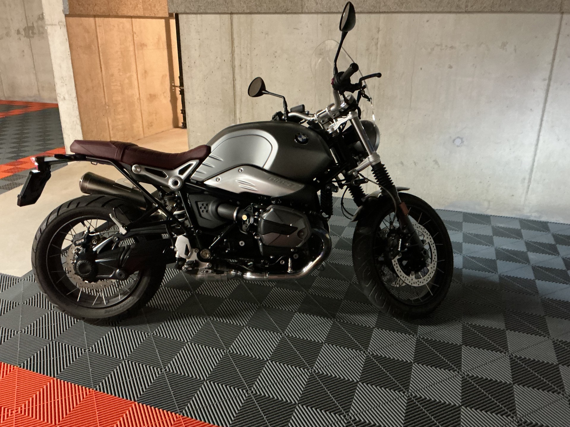 BMW R nineT Scrambler-image-2