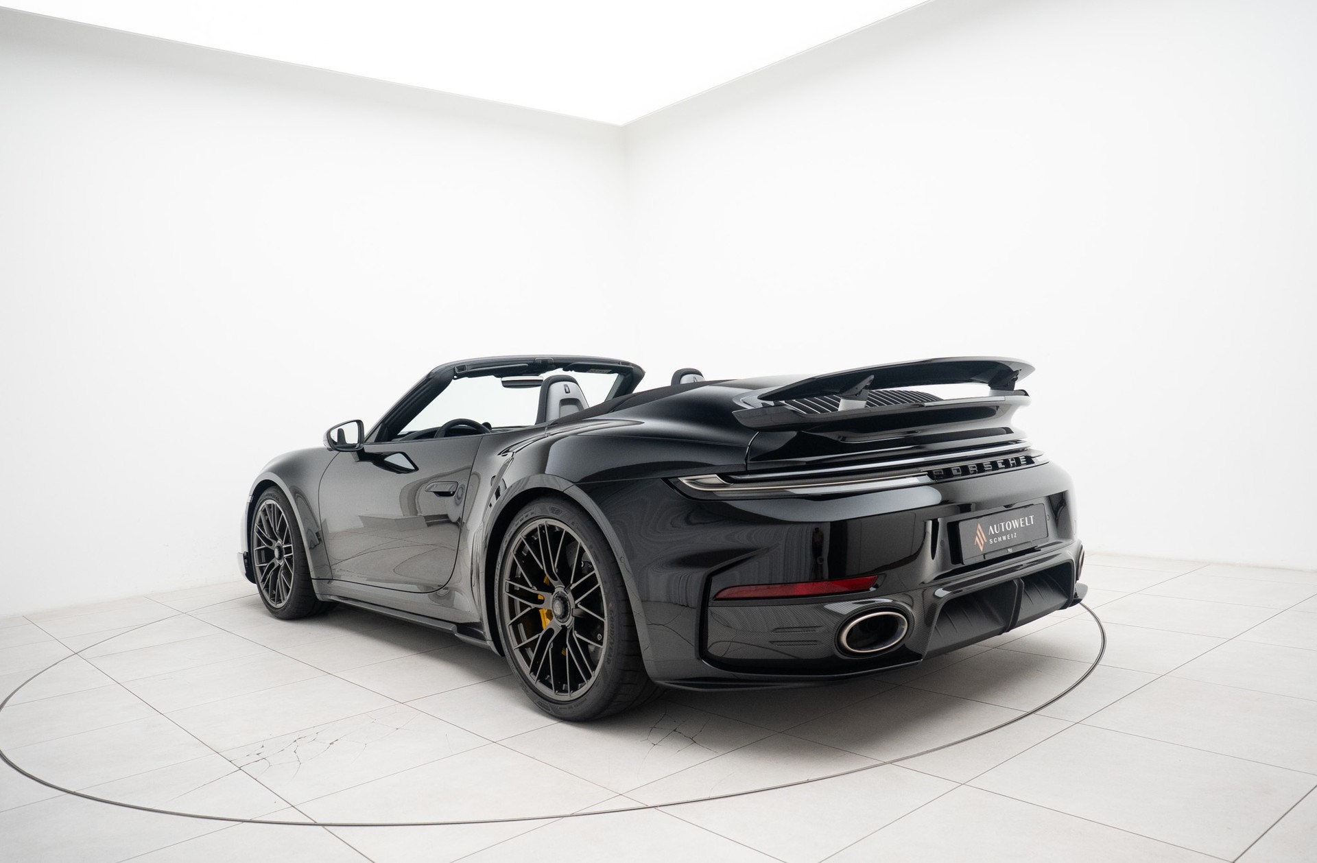 PORSCHE 911 Turbo S Cabriolet PDK-showroom-element-2