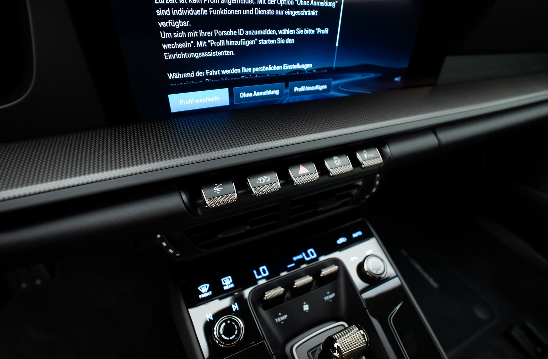 PORSCHE 911 Turbo S Cabriolet PDK-image-12