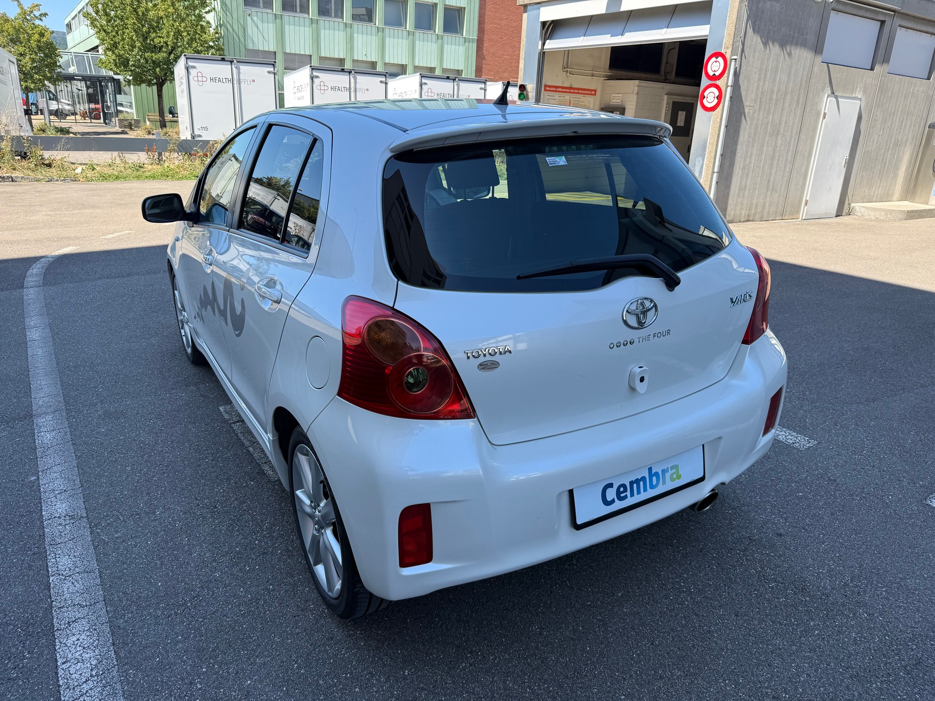 TOYOTA Yaris 1.8 TS *Klimaautomatik *Neue Hinterachse *Frisch ab MF *Isofix-image-5