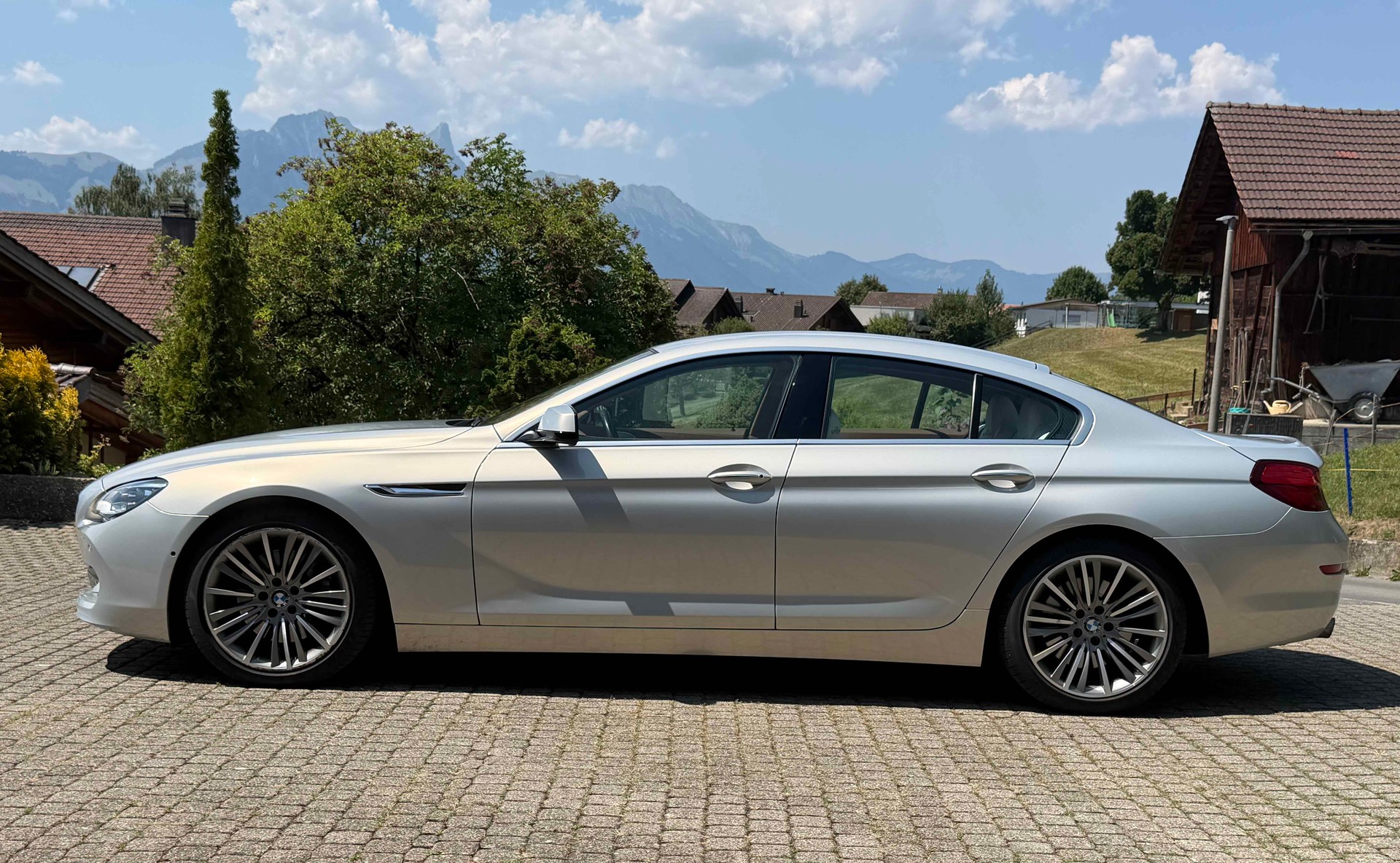 BMW 640i-image-3