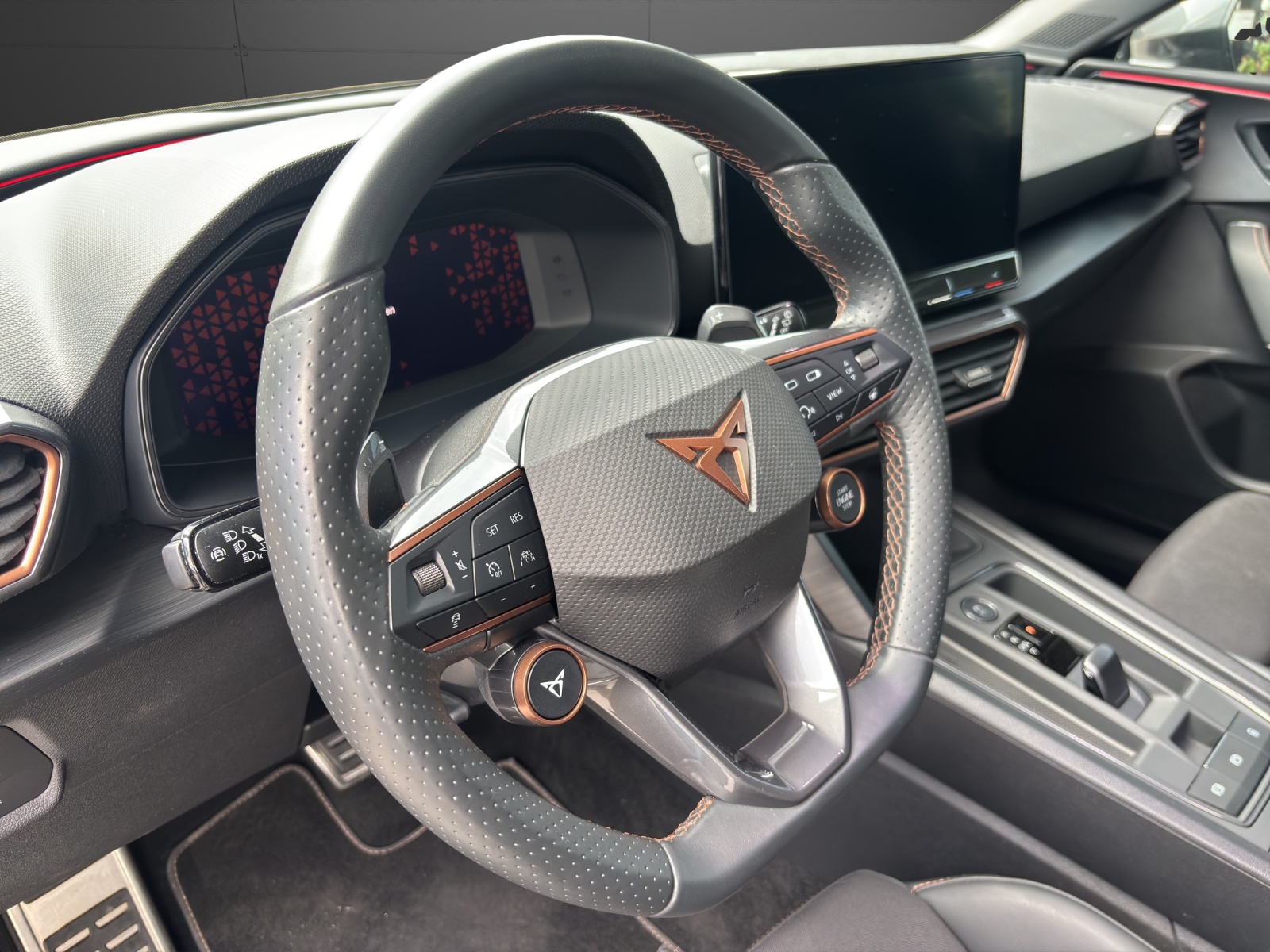 CUPRA LEON ST 2.0 TSI VZ DSG 4Drive-showroom-element-3