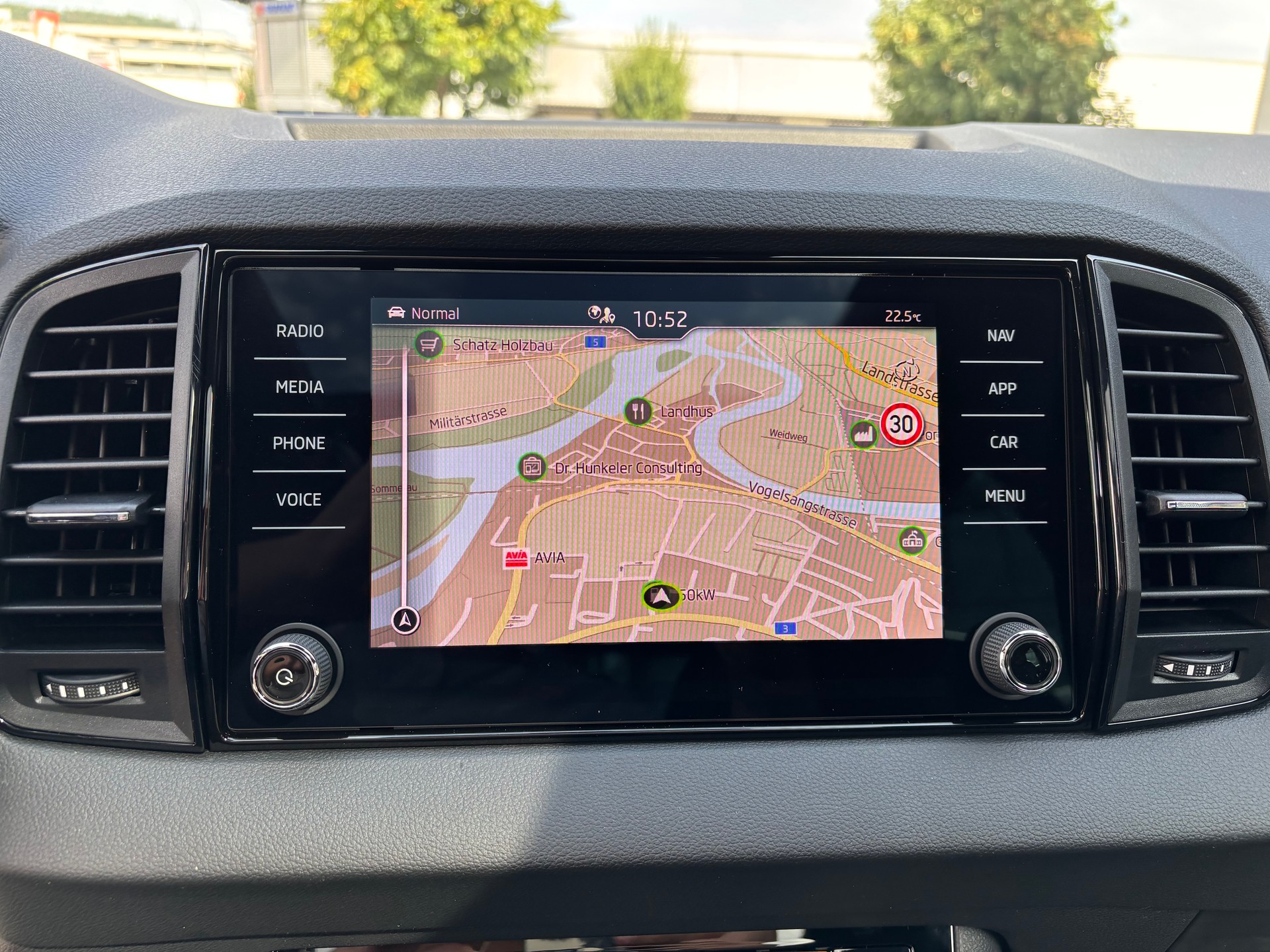 SKODA Karoq 2.0 TSI SportLine 4x4 DSG-image-17