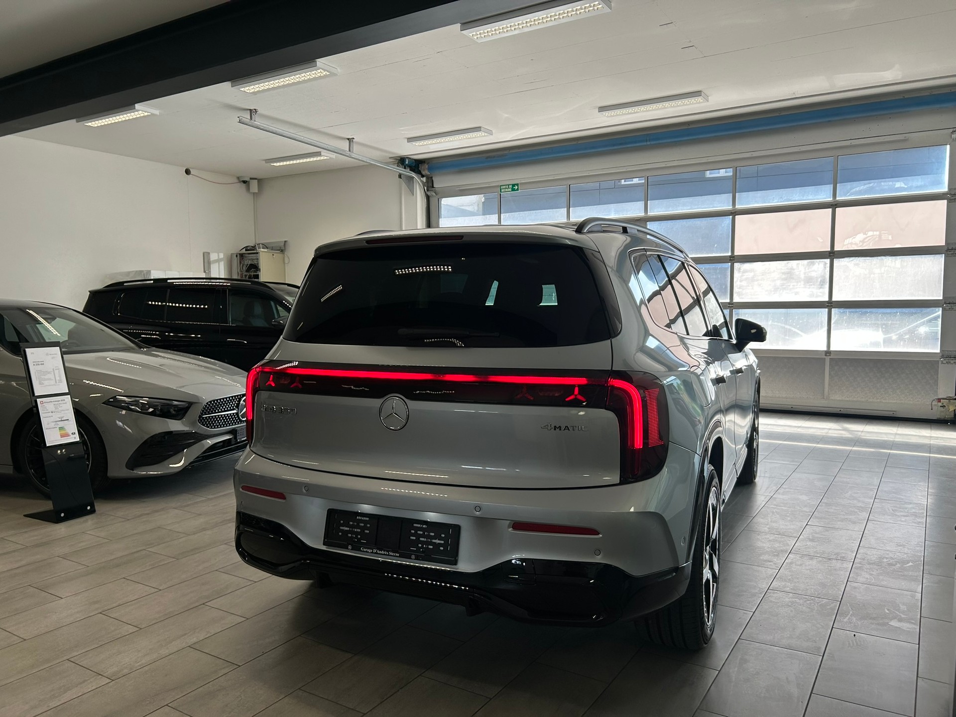 MERCEDES-BENZ GLB 350 EQ 4Matic AMG Line-image-5