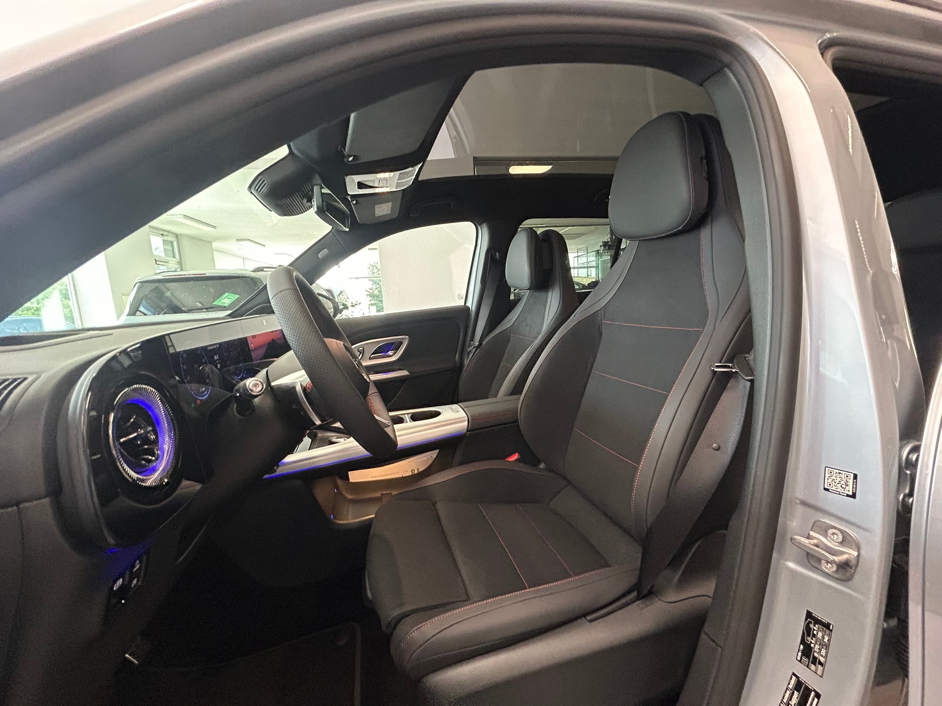 MERCEDES-BENZ GLB 350 EQ 4Matic AMG Line-image-10